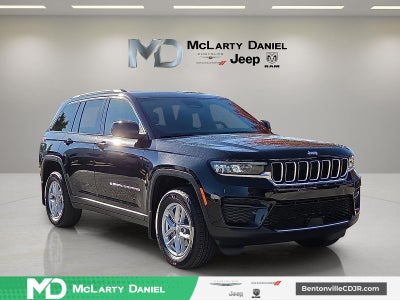 2025 Jeep Grand Cherokee GRAND CHEROKEE LAREDO X 4X4