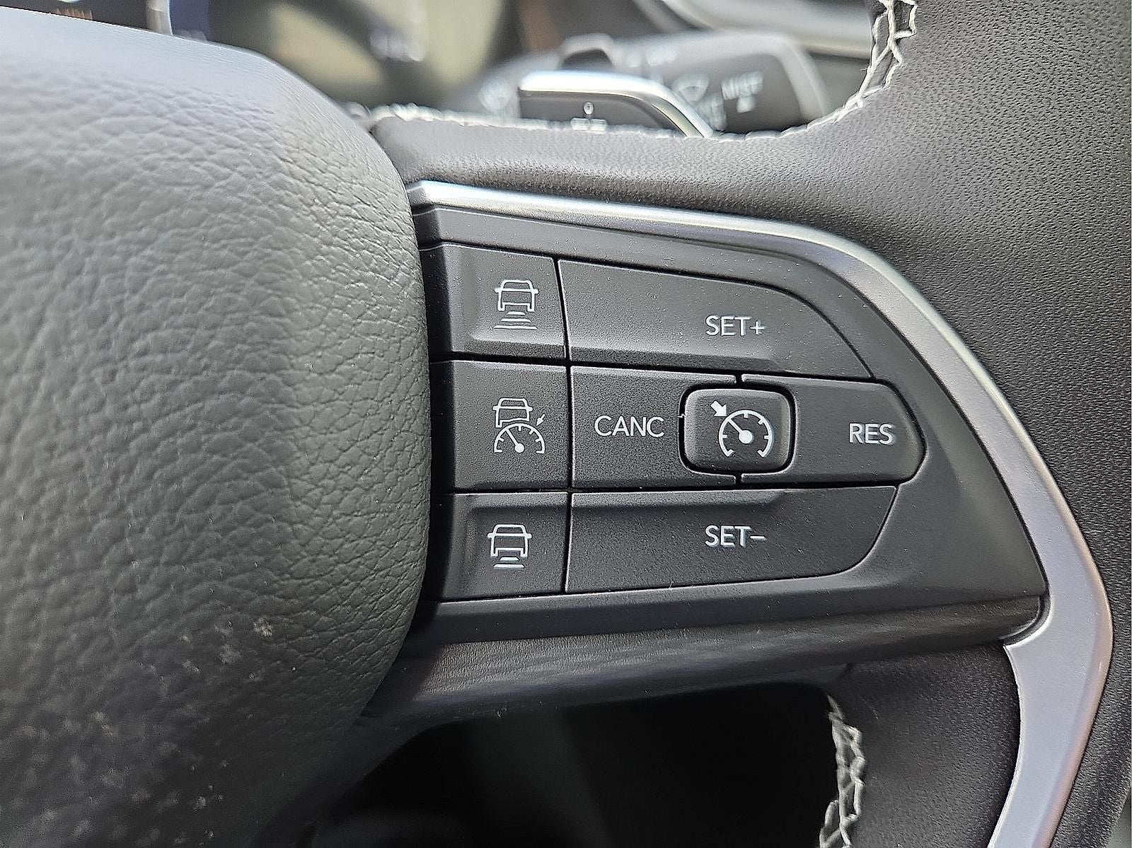 2026 Jeep Grand Cherokee GRAND CHEROKEE LAREDO X 4X4