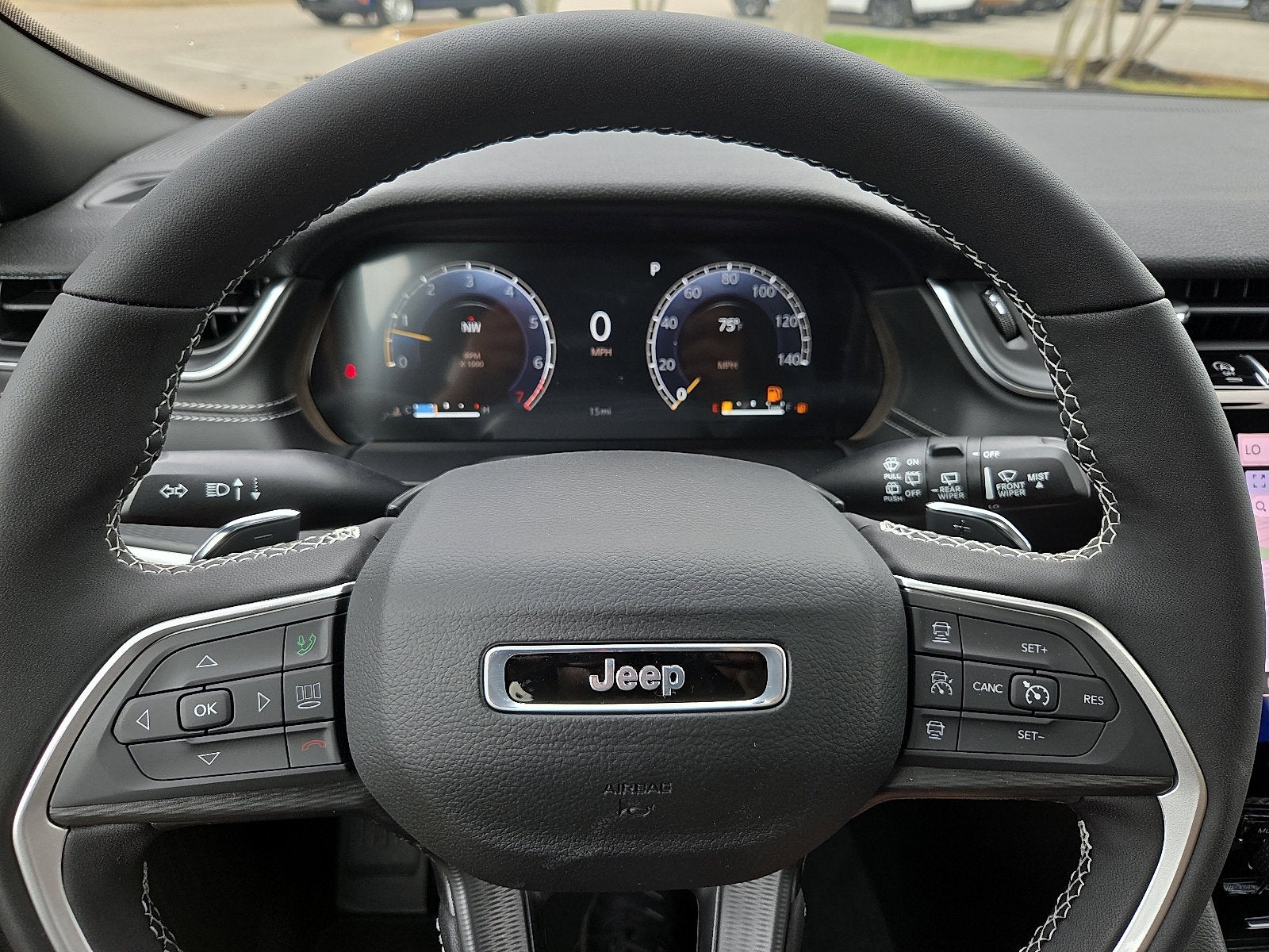 2027 Jeep Grand Cherokee GRAND CHEROKEE LAREDO X 4X4