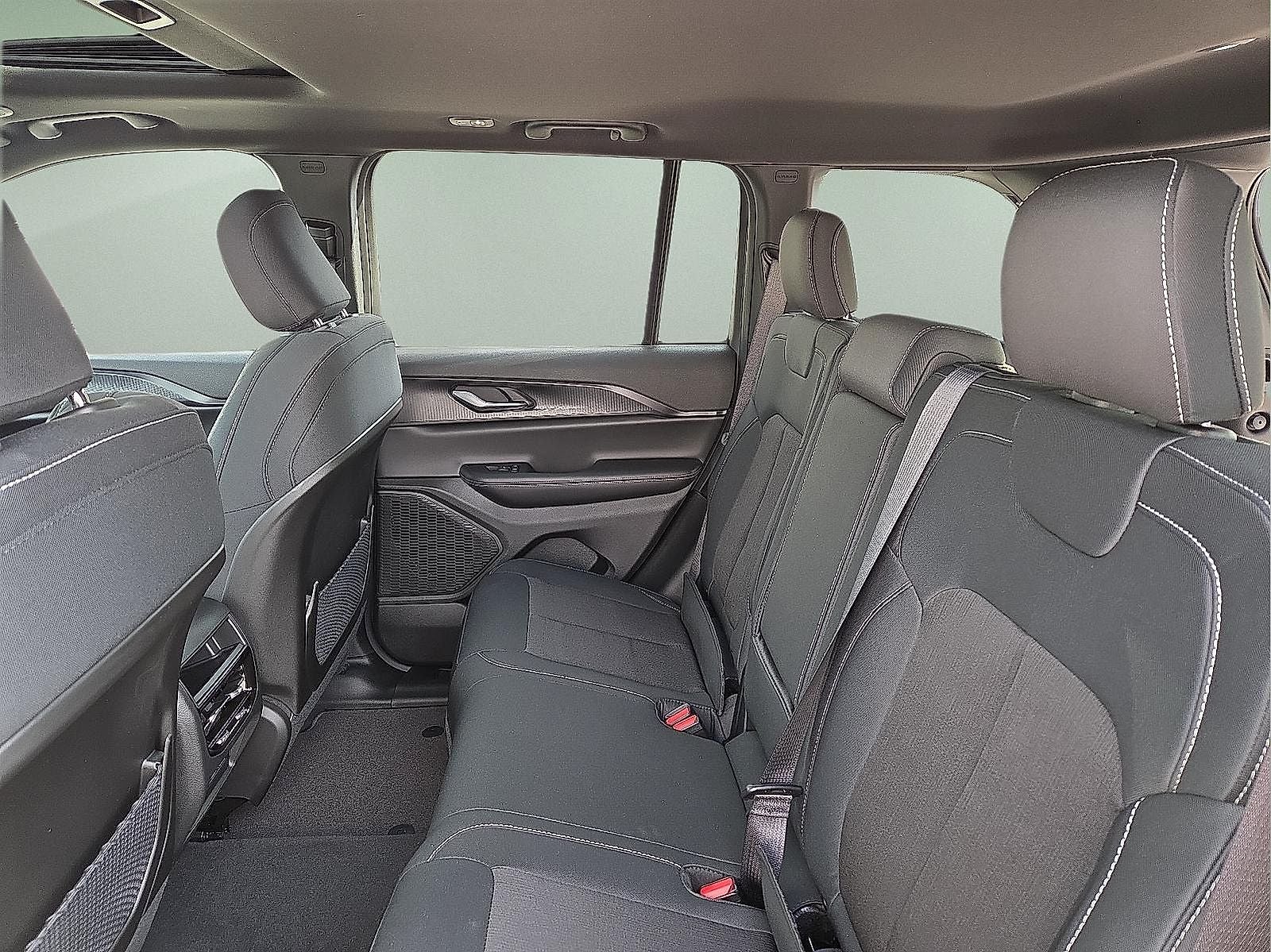 2026 Jeep Grand Cherokee GRAND CHEROKEE LAREDO X 4X4