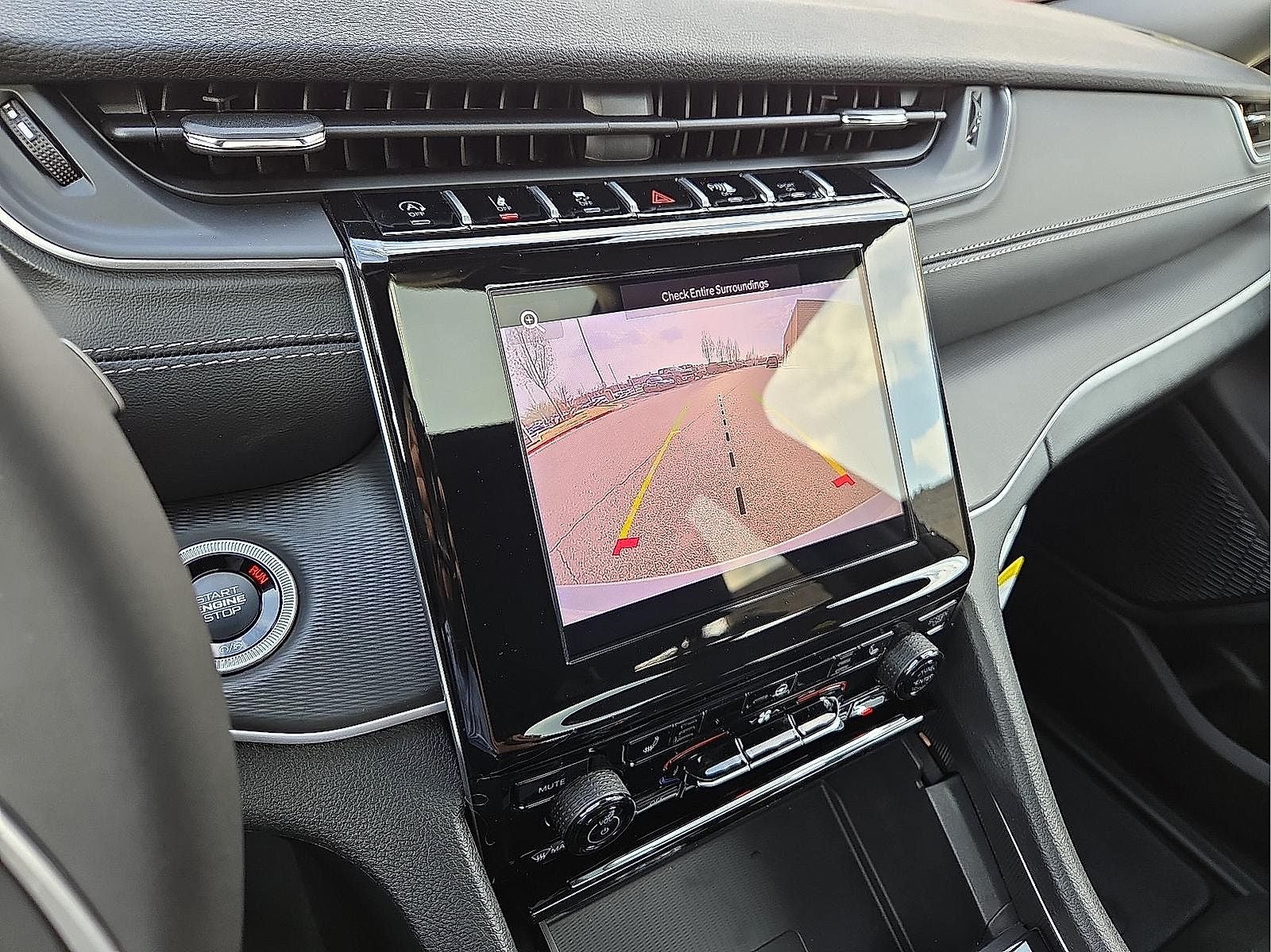 2026 Jeep Grand Cherokee GRAND CHEROKEE LAREDO X 4X4