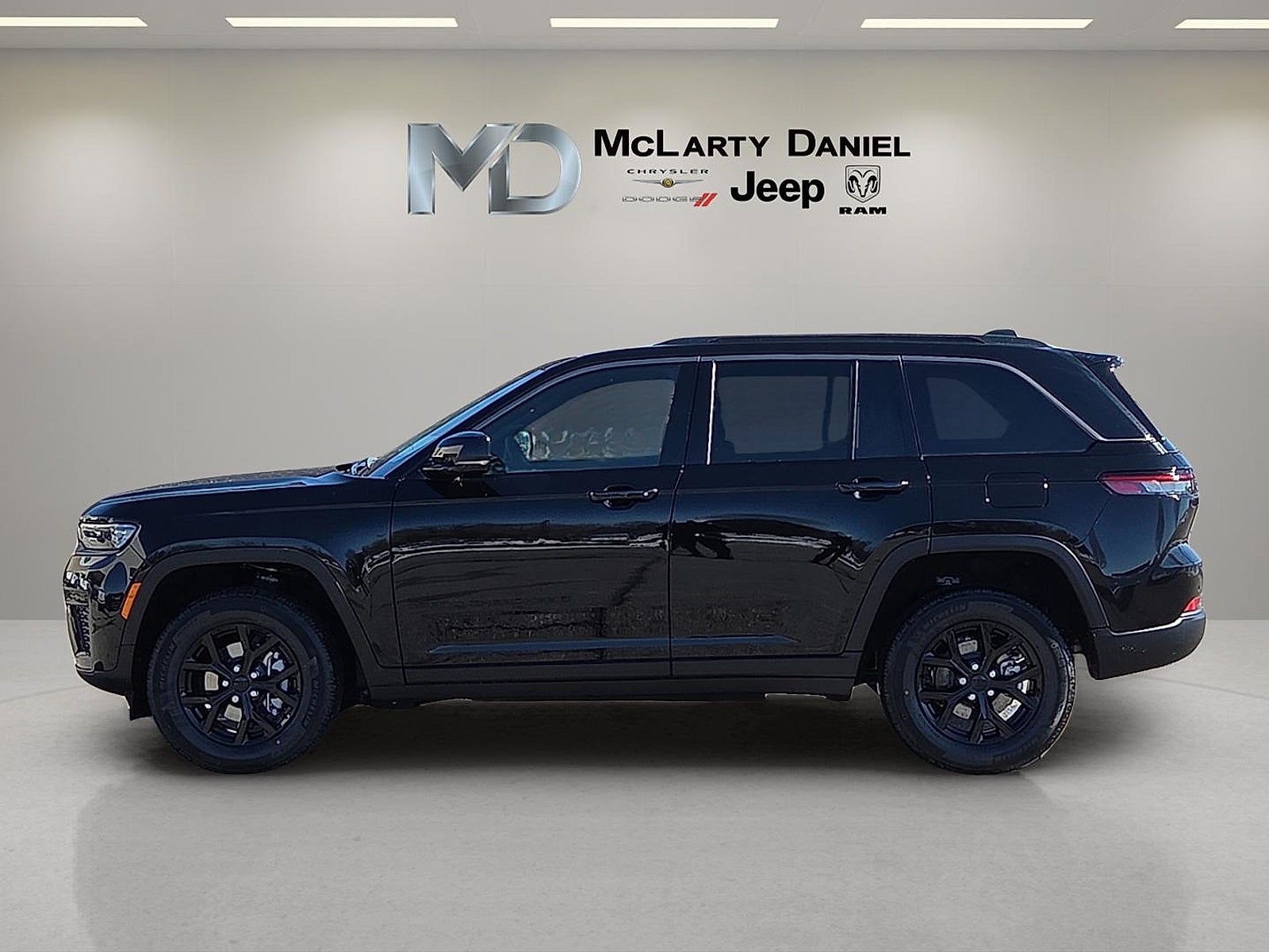 2026 Jeep Grand Cherokee GRAND CHEROKEE ALTITUDE 4X4