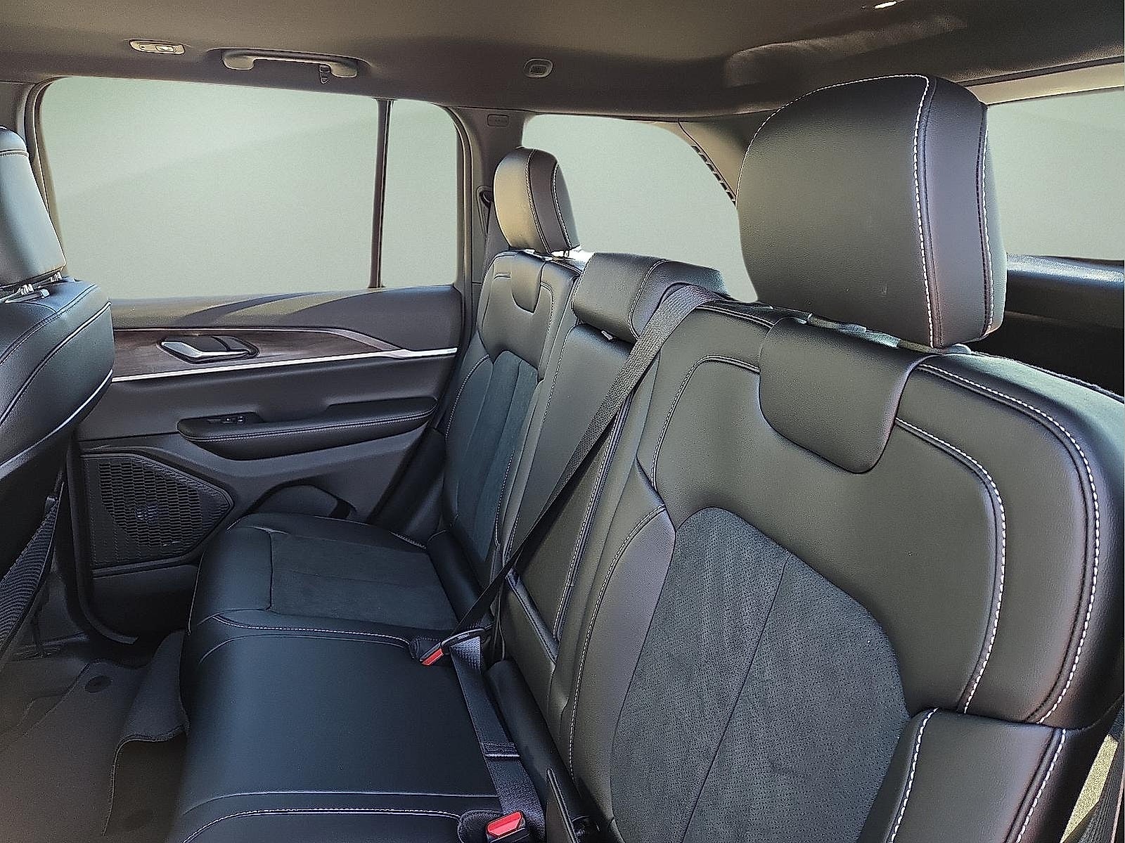 2026 Jeep Grand Cherokee GRAND CHEROKEE ALTITUDE 4X4