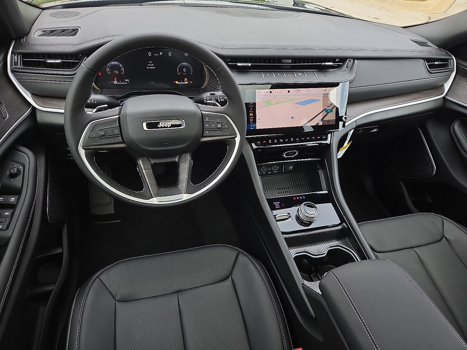 2027 Jeep Grand Cherokee GRAND CHEROKEE LIMITED RESERVE 4X4
