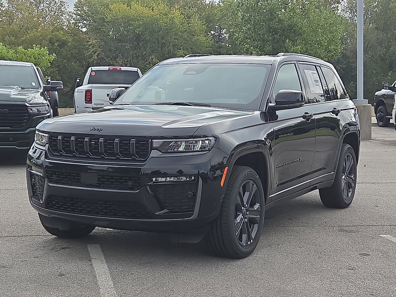 2027 Jeep Grand Cherokee GRAND CHEROKEE LIMITED RESERVE 4X4