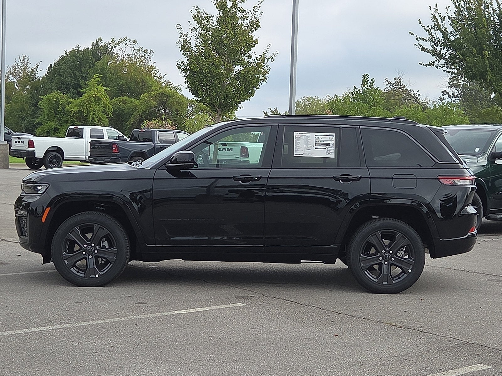 2027 Jeep Grand Cherokee GRAND CHEROKEE LIMITED RESERVE 4X4
