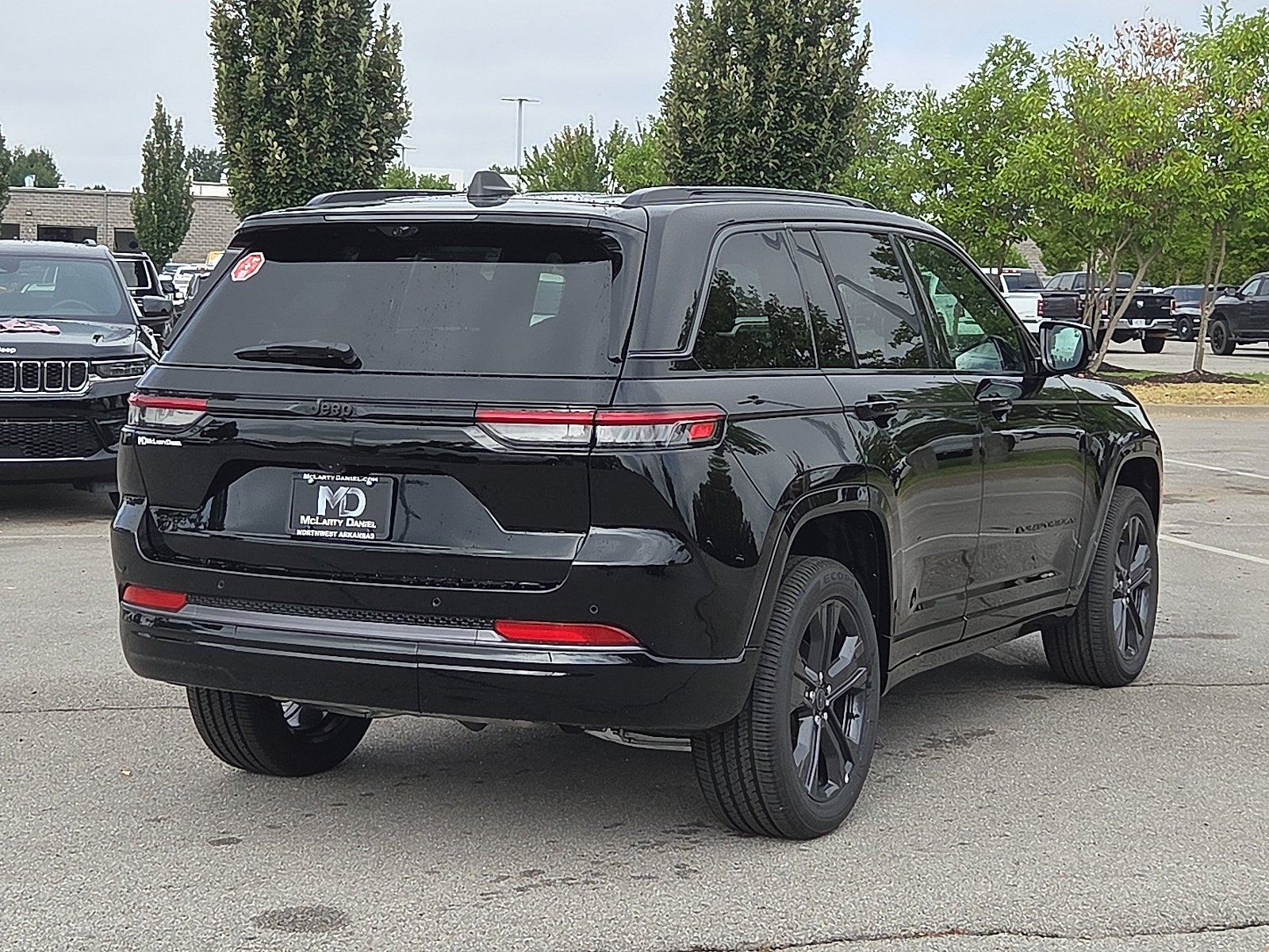 2027 Jeep Grand Cherokee GRAND CHEROKEE LIMITED RESERVE 4X4