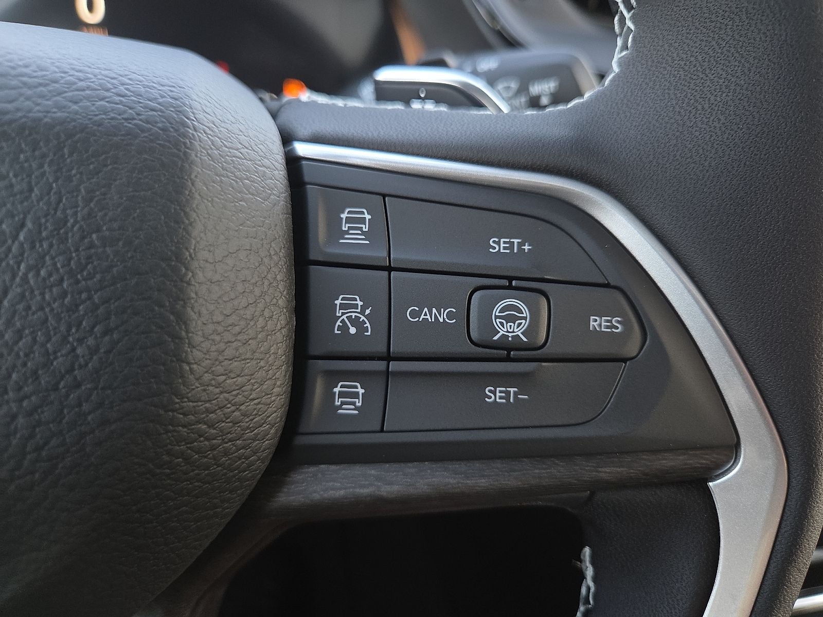 2027 Jeep Grand Cherokee GRAND CHEROKEE LIMITED RESERVE 4X4