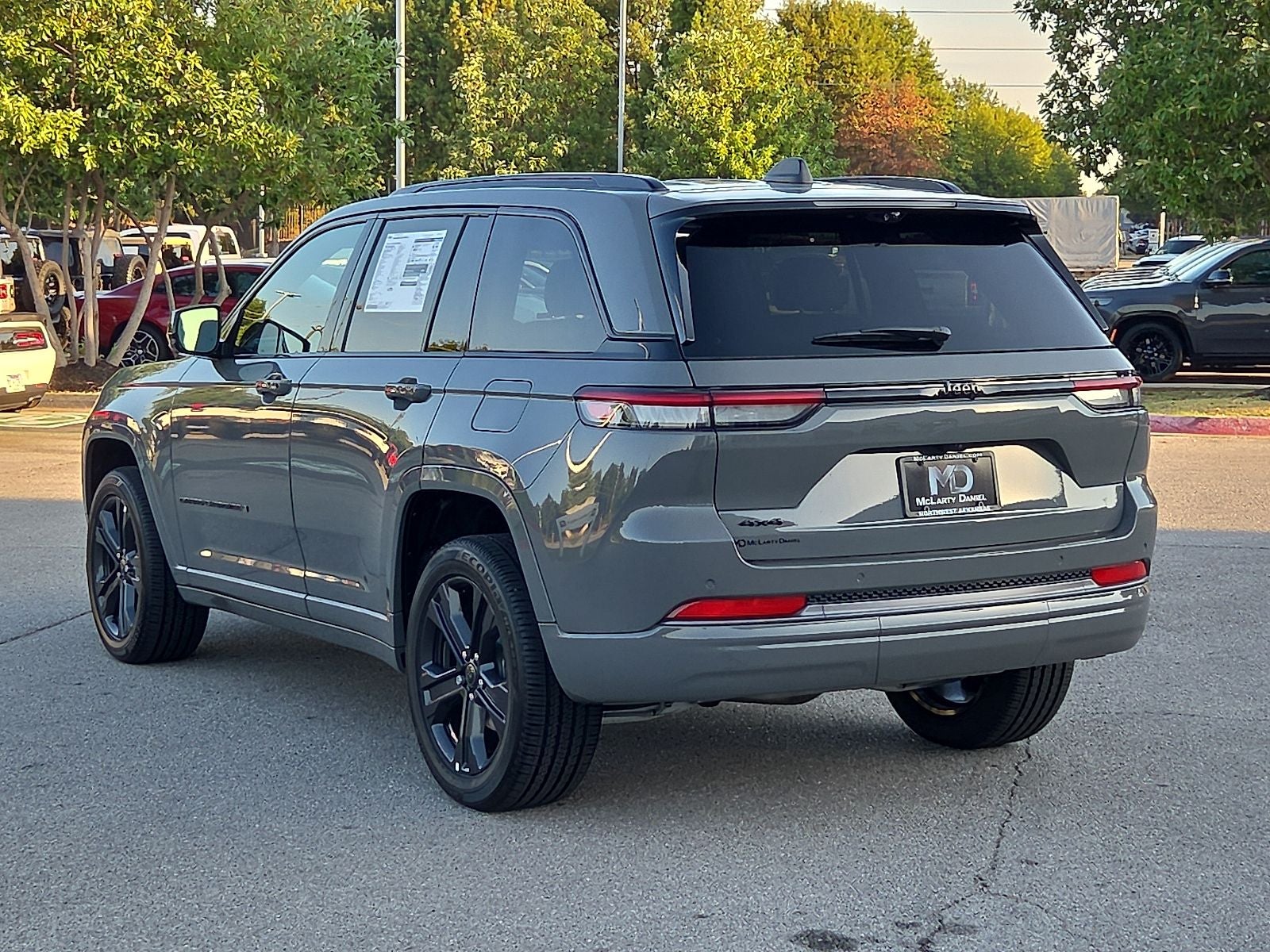 2027 Jeep Grand Cherokee GRAND CHEROKEE LIMITED RESERVE 4X4