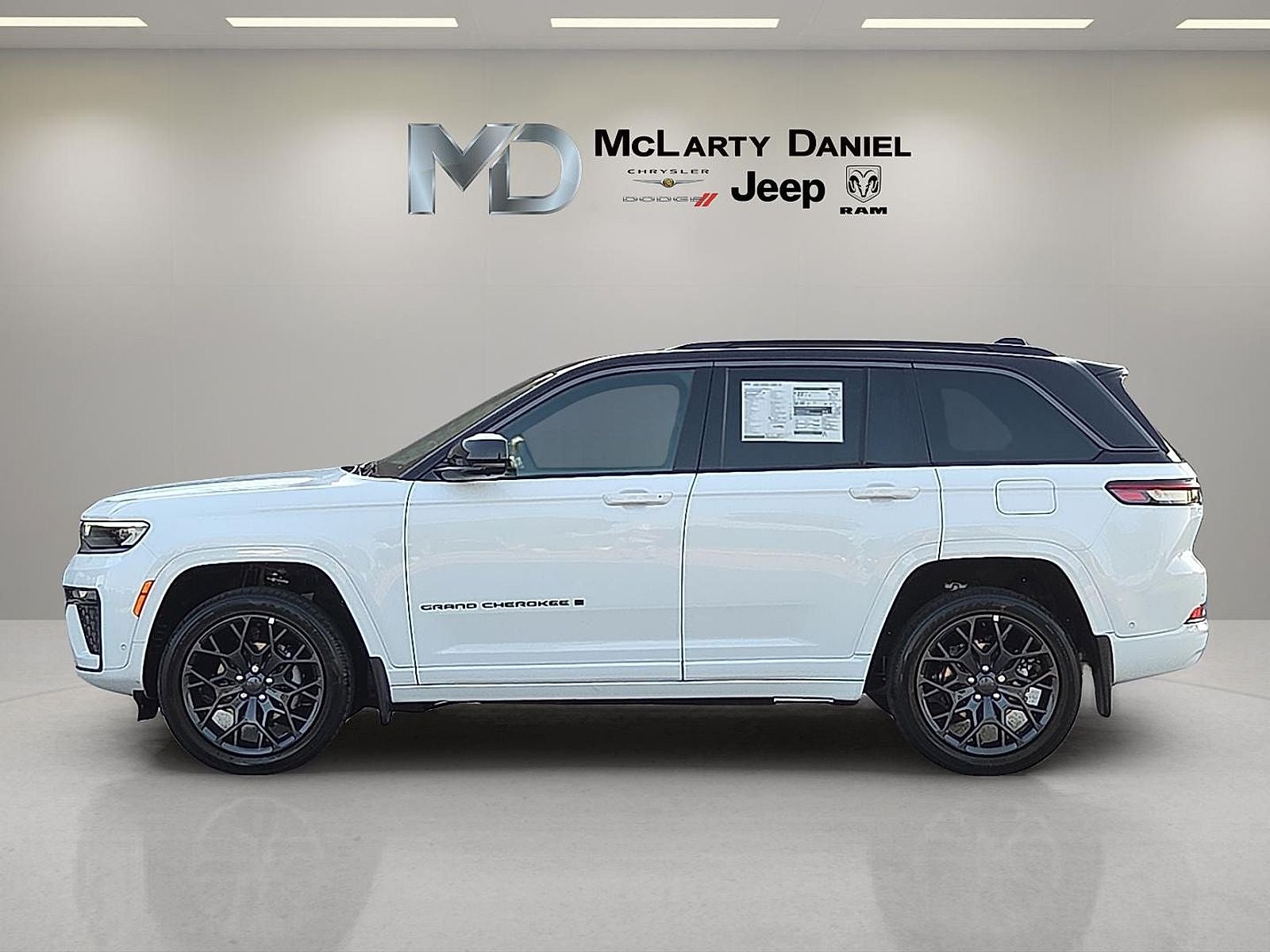 2026 Jeep Grand Cherokee GRAND CHEROKEE SUMMIT 4X4