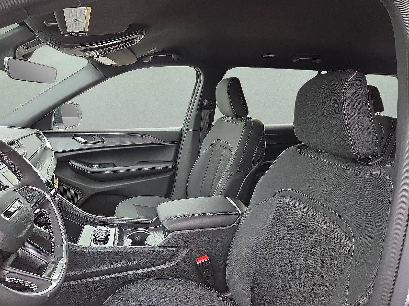 2025 Jeep Grand Cherokee GRAND CHEROKEE L LAREDO 4X4