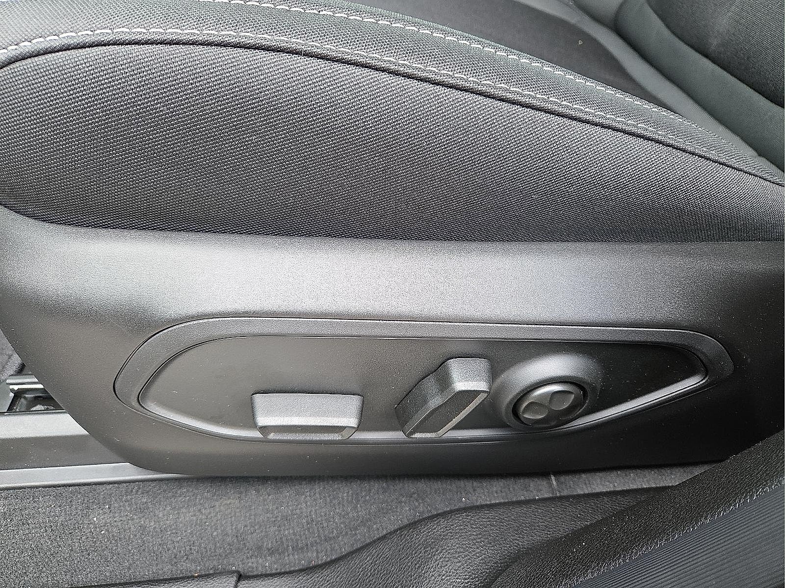 2025 Jeep Grand Cherokee GRAND CHEROKEE L LAREDO 4X4