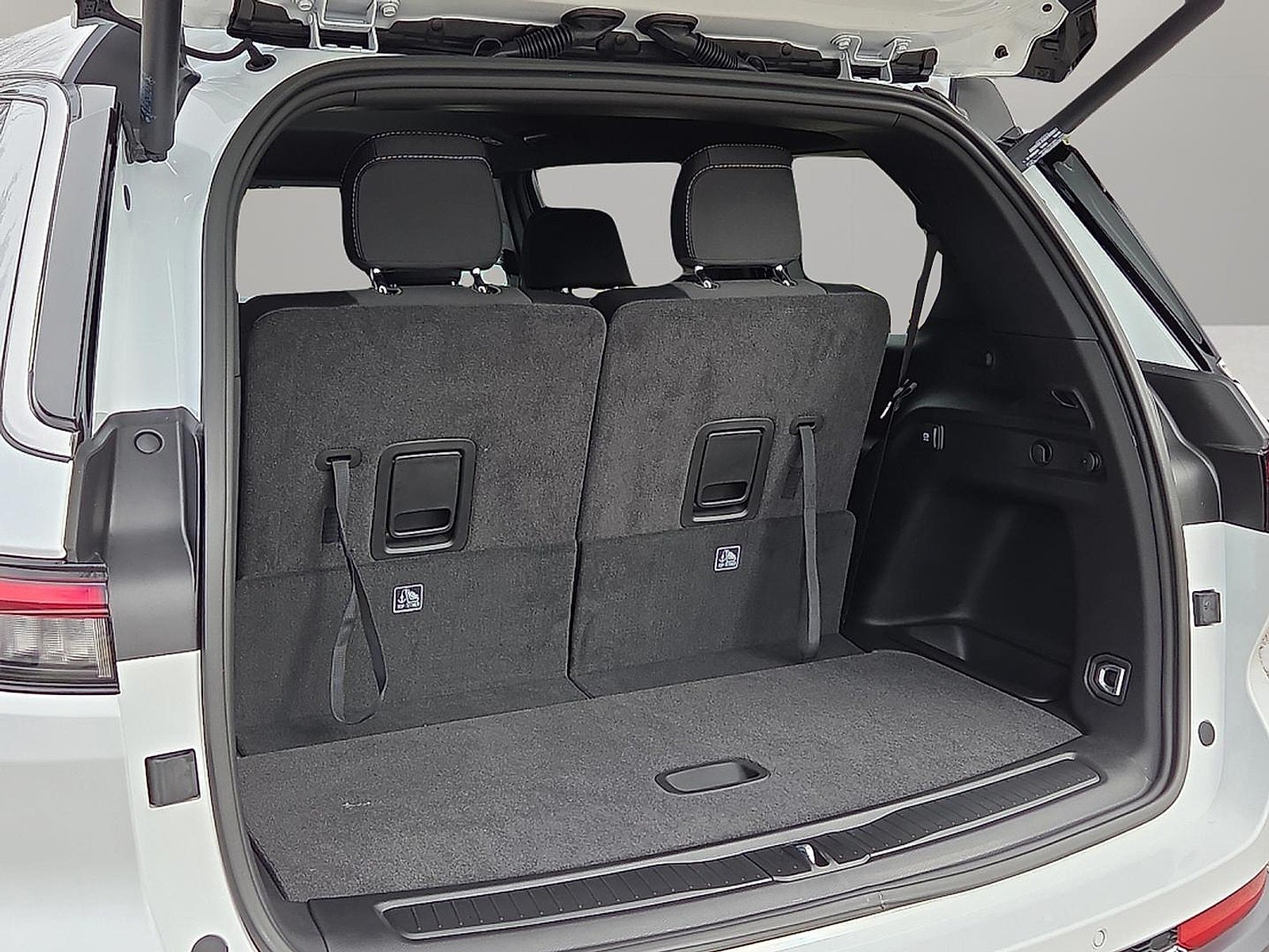 2025 Jeep Grand Cherokee GRAND CHEROKEE L LAREDO 4X4