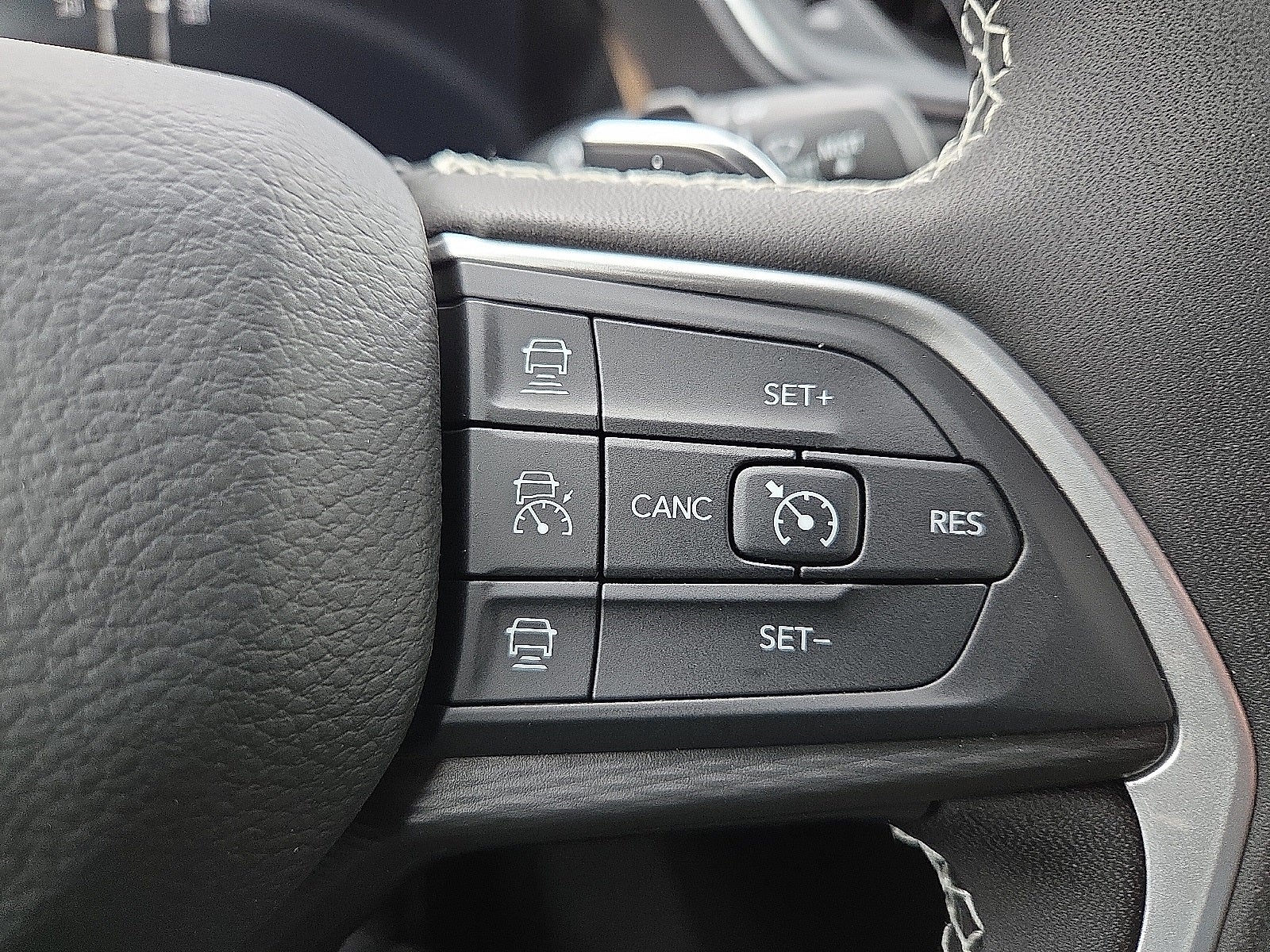 2025 Jeep Grand Cherokee GRAND CHEROKEE L LAREDO 4X4