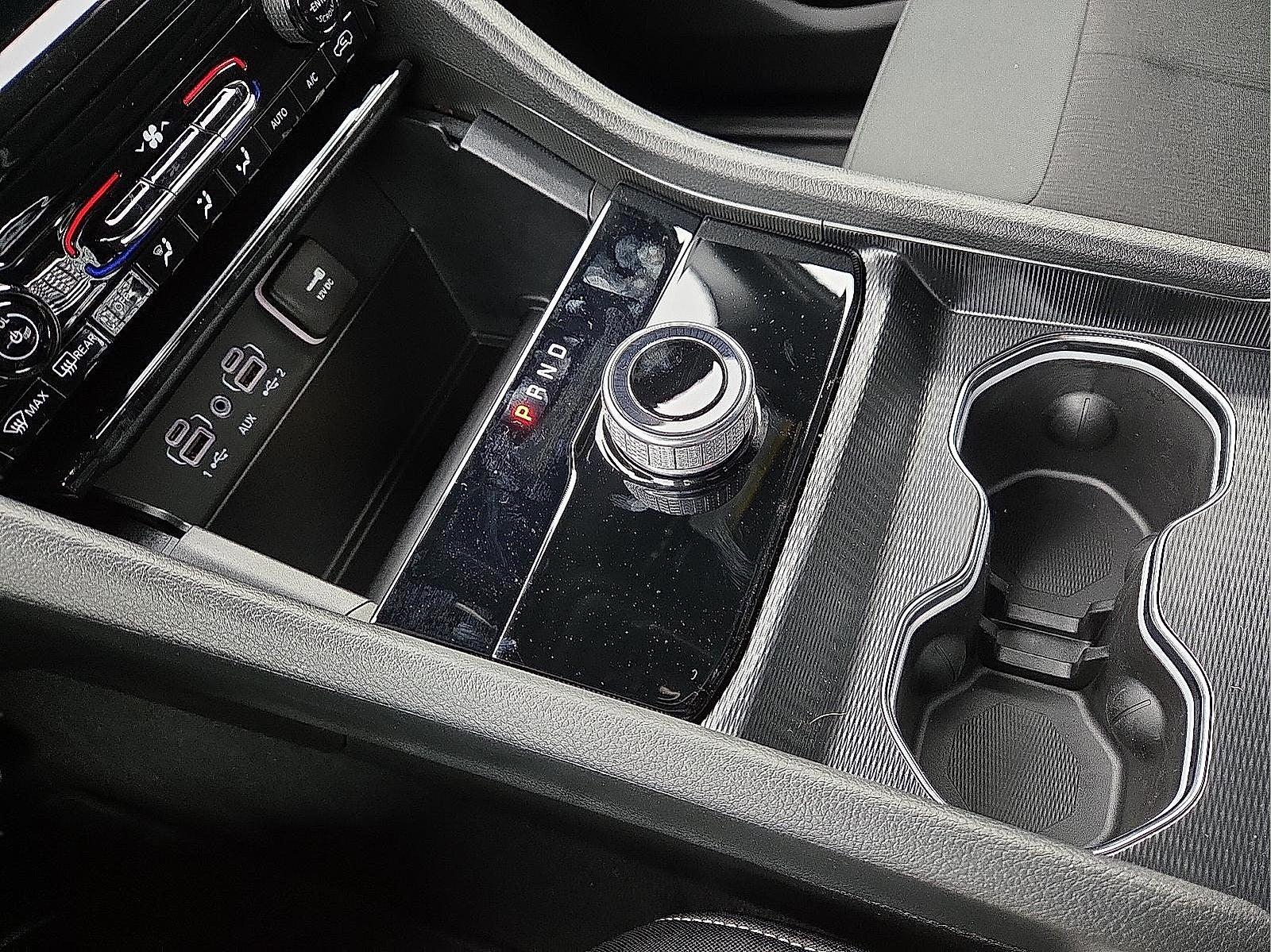 2025 Jeep Grand Cherokee GRAND CHEROKEE L LAREDO 4X4