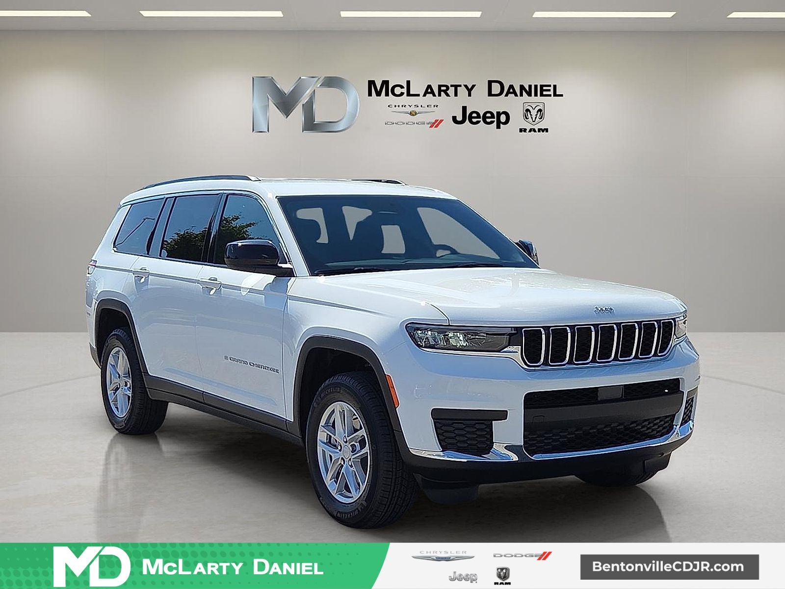 2025 Jeep Grand Cherokee GRAND CHEROKEE L LAREDO 4X4