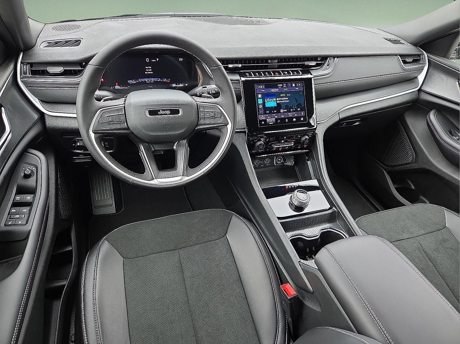 2025 Jeep Grand Cherokee GRAND CHEROKEE L ALTITUDE 4X4