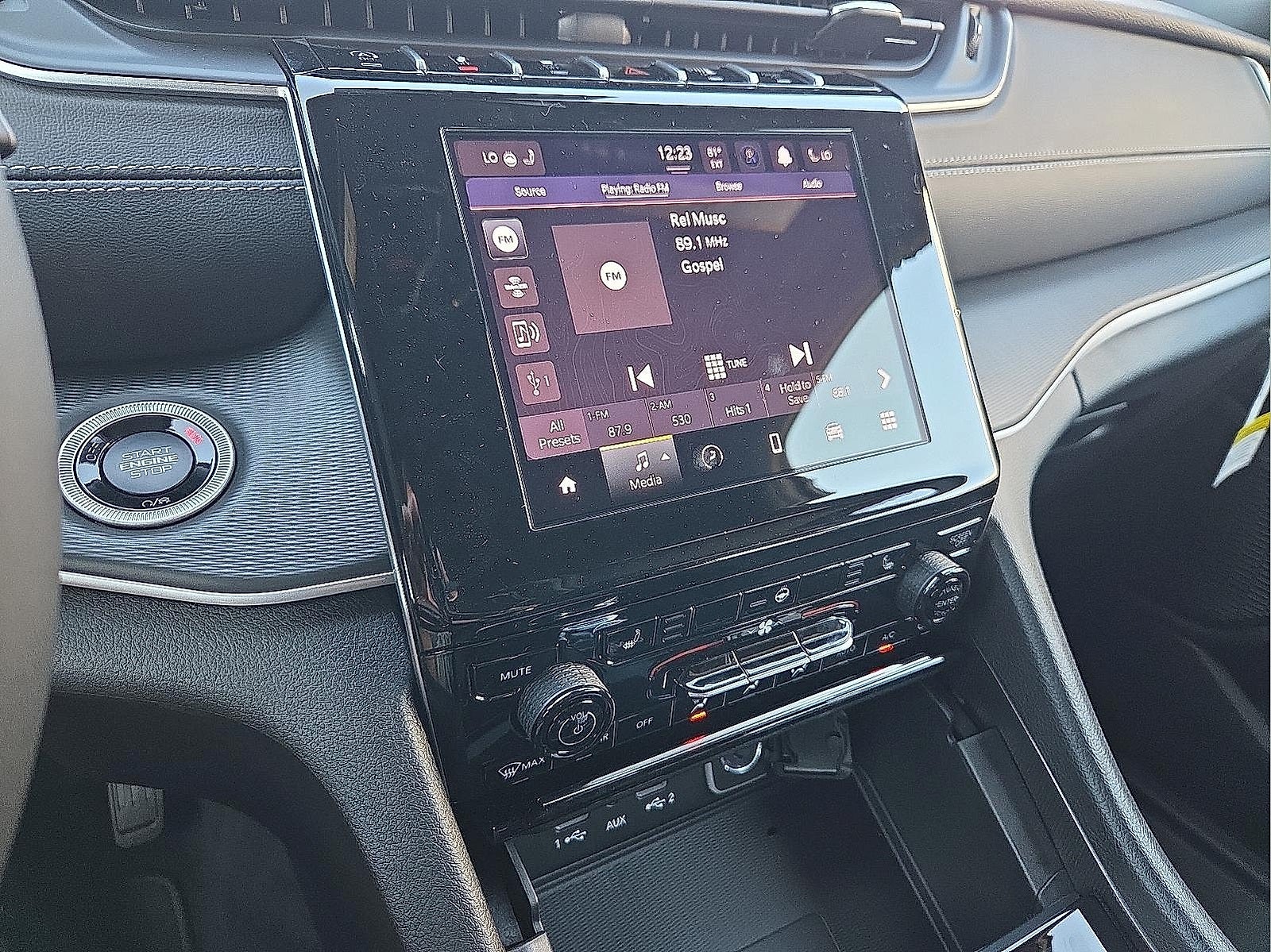 2025 Jeep Grand Cherokee GRAND CHEROKEE L ALTITUDE 4X4