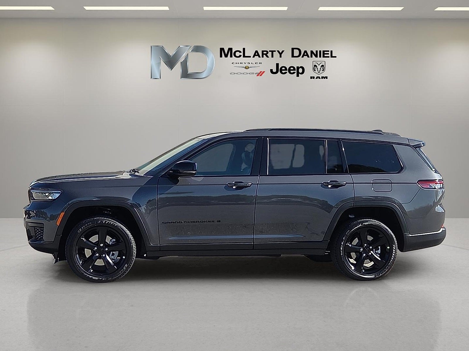 2025 Jeep Grand Cherokee GRAND CHEROKEE L ALTITUDE 4X4
