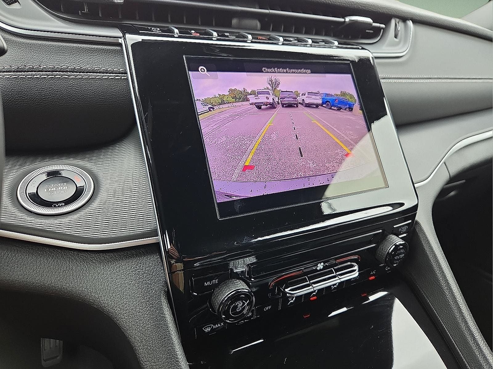 2025 Jeep Grand Cherokee GRAND CHEROKEE L LAREDO 4X4