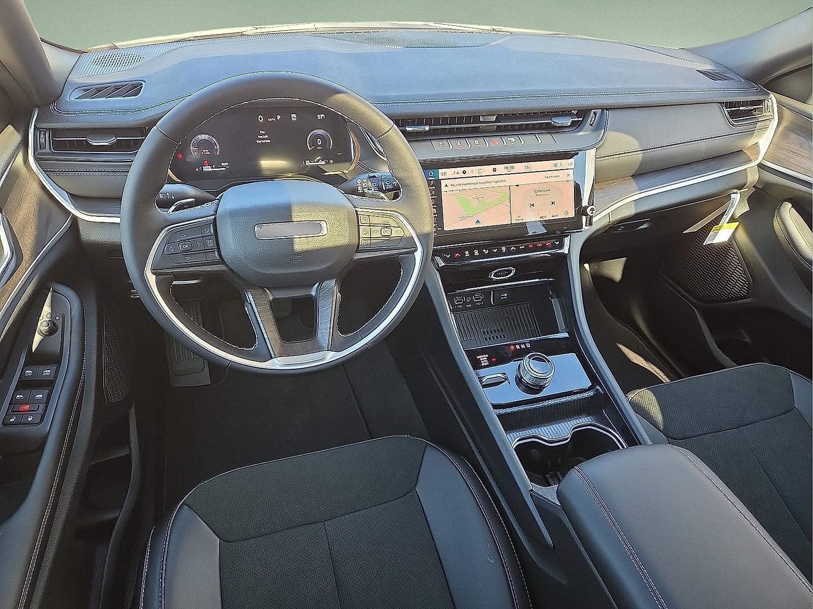2026 Jeep Grand Cherokee GRAND CHEROKEE L LAREDO ALTITUDE 4X4