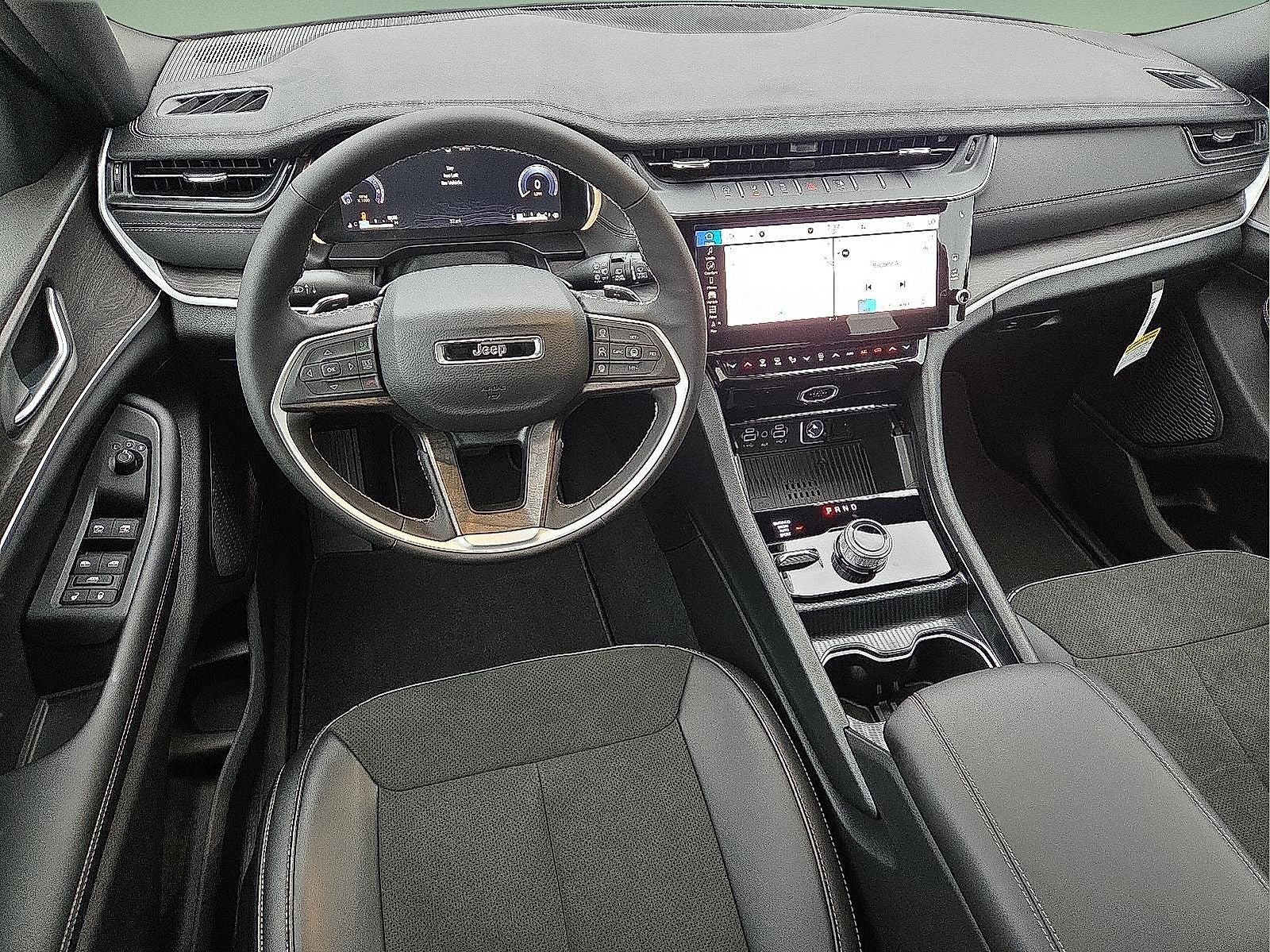 2026 Jeep Grand Cherokee GRAND CHEROKEE L LAREDO ALTITUDE 4X4