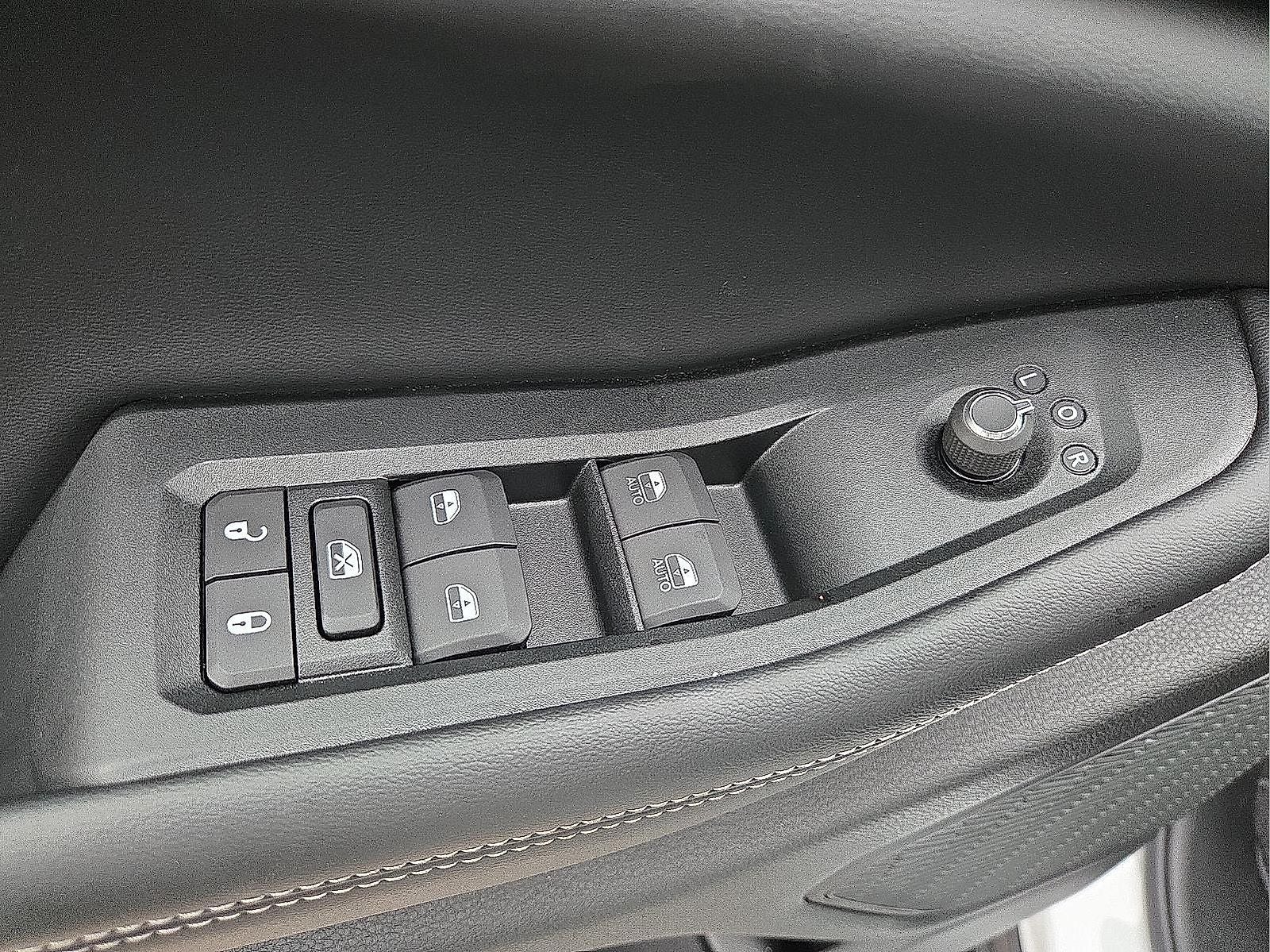 2026 Jeep Grand Cherokee GRAND CHEROKEE L LAREDO ALTITUDE 4X4