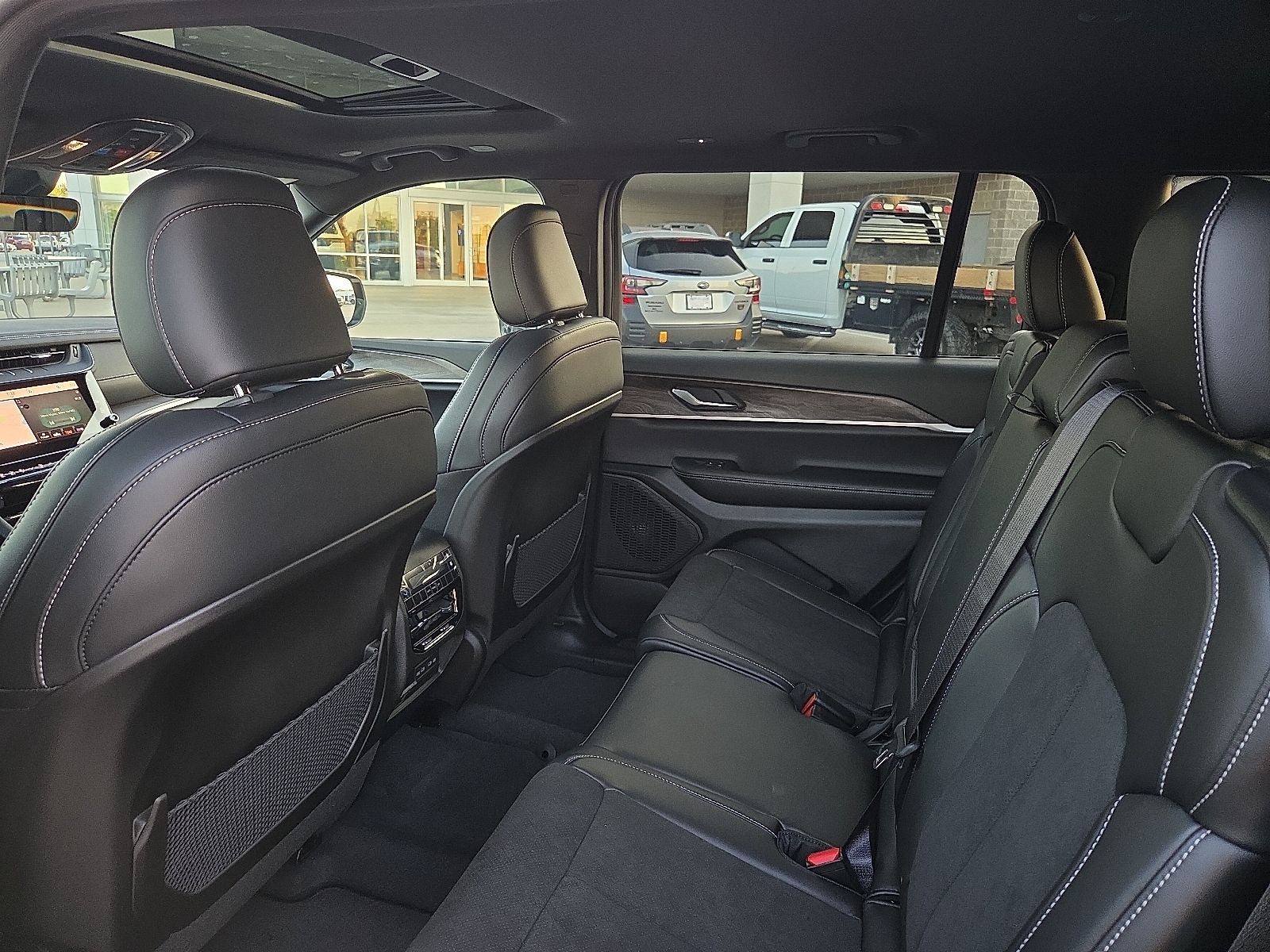 2027 Jeep Grand Cherokee GRAND CHEROKEE L LAREDO ALTITUDE 4X4