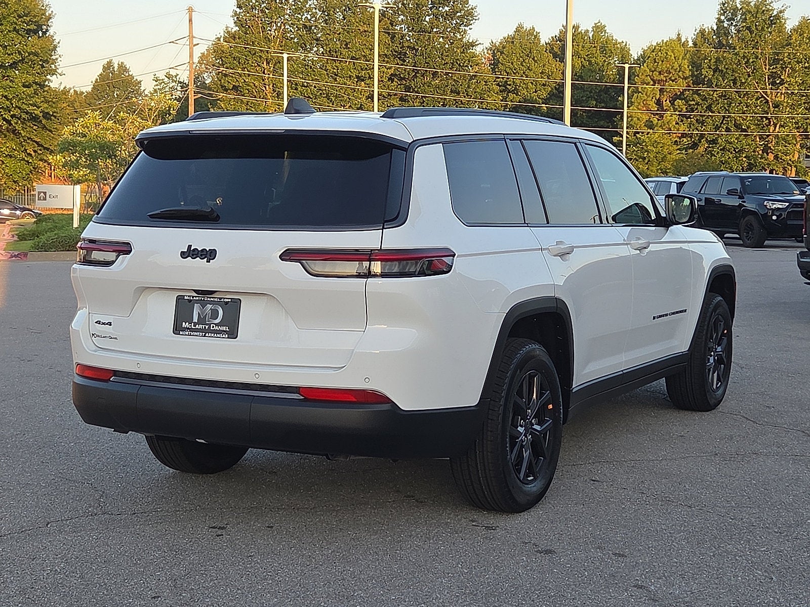 2027 Jeep Grand Cherokee GRAND CHEROKEE L LAREDO ALTITUDE 4X4
