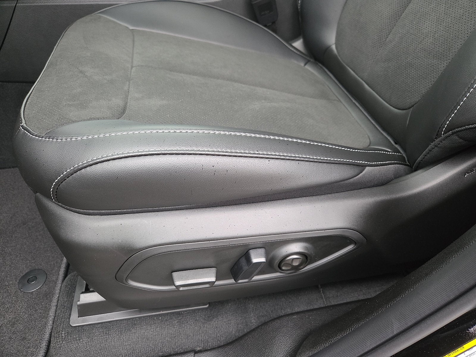 2027 Jeep Grand Cherokee GRAND CHEROKEE L LAREDO ALTITUDE 4X4