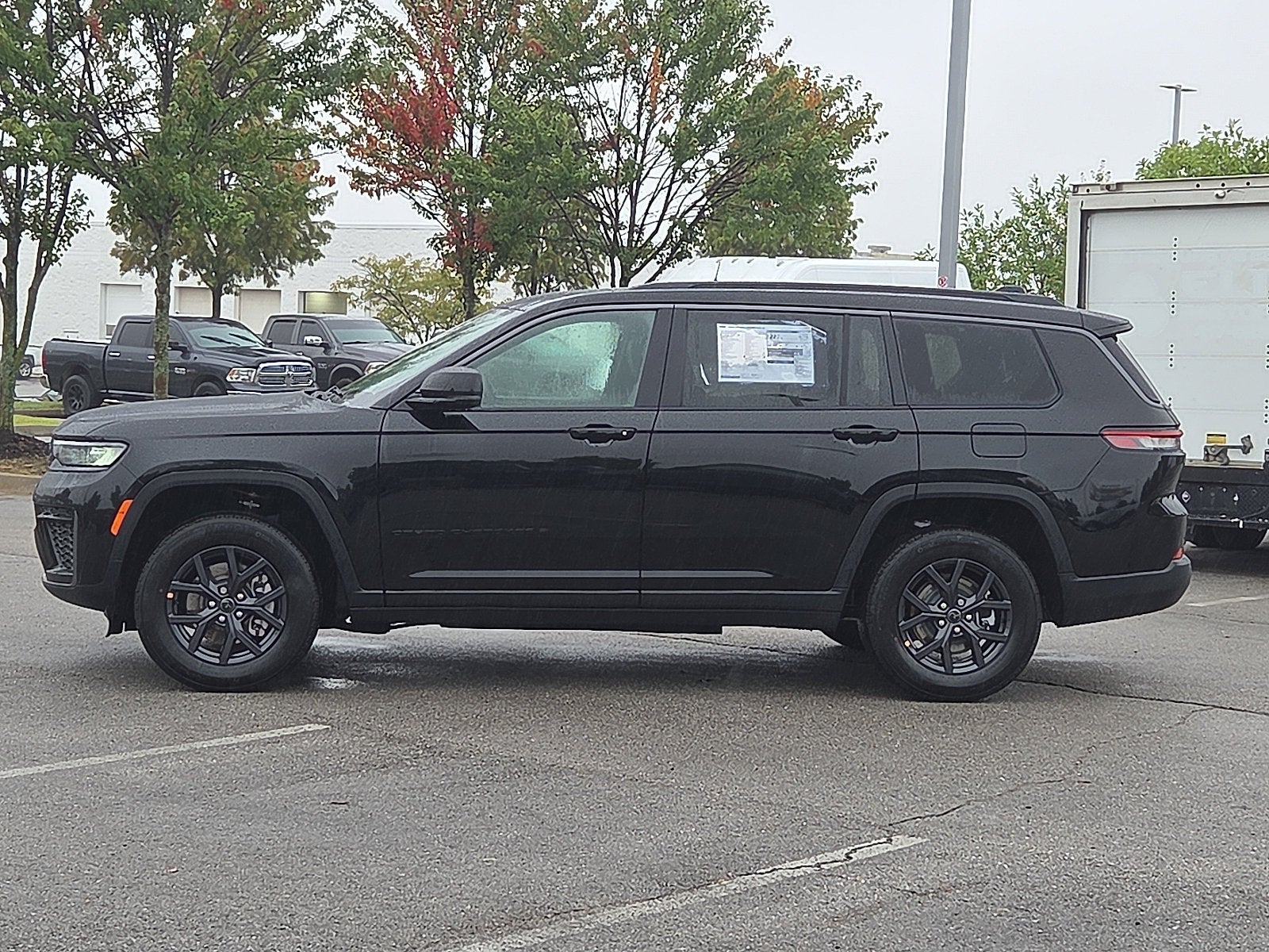 2027 Jeep Grand Cherokee GRAND CHEROKEE L LAREDO ALTITUDE 4X4