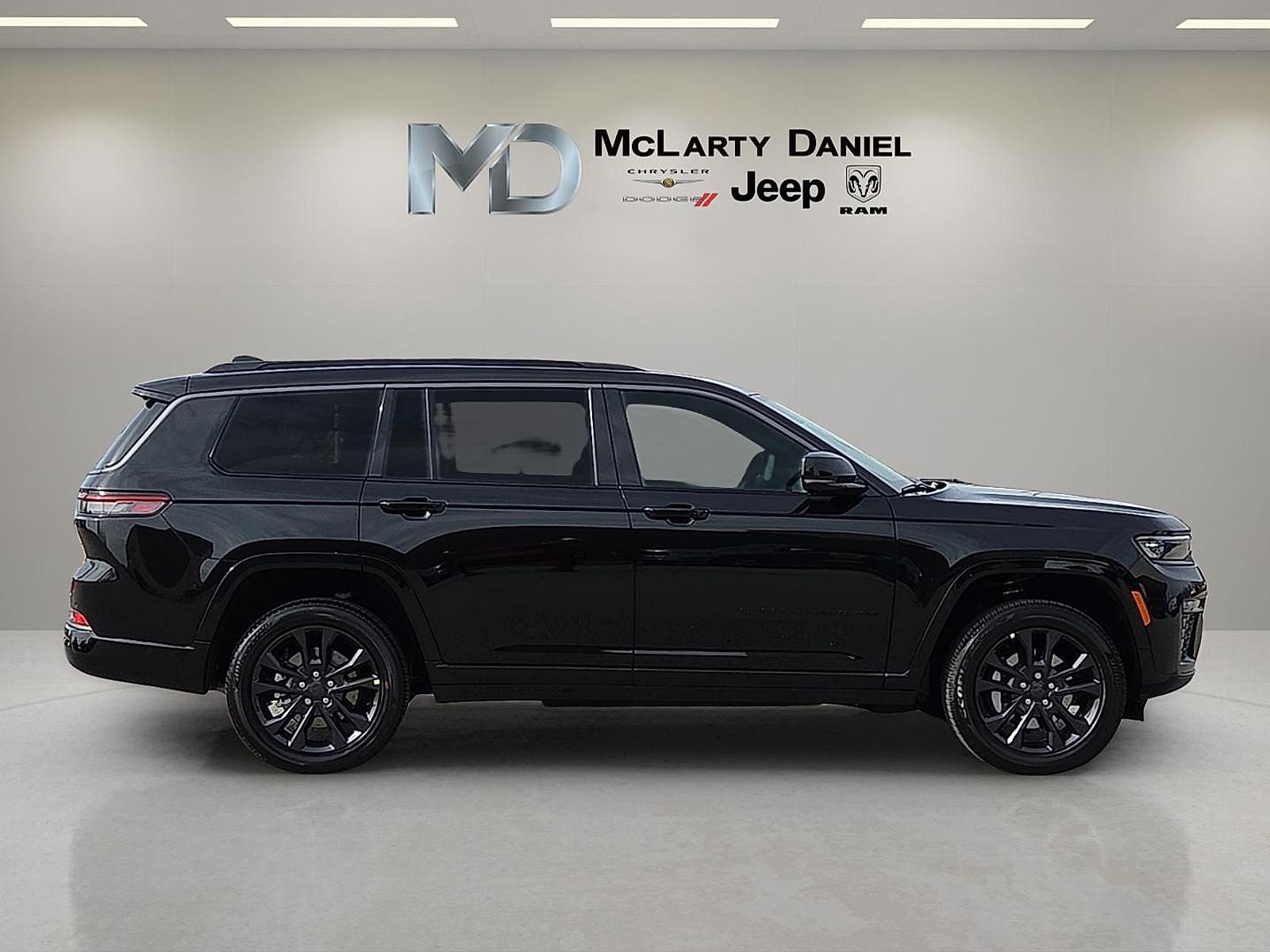 2026 Jeep Grand Cherokee GRAND CHEROKEE L LIMITED RESERVE 4X4