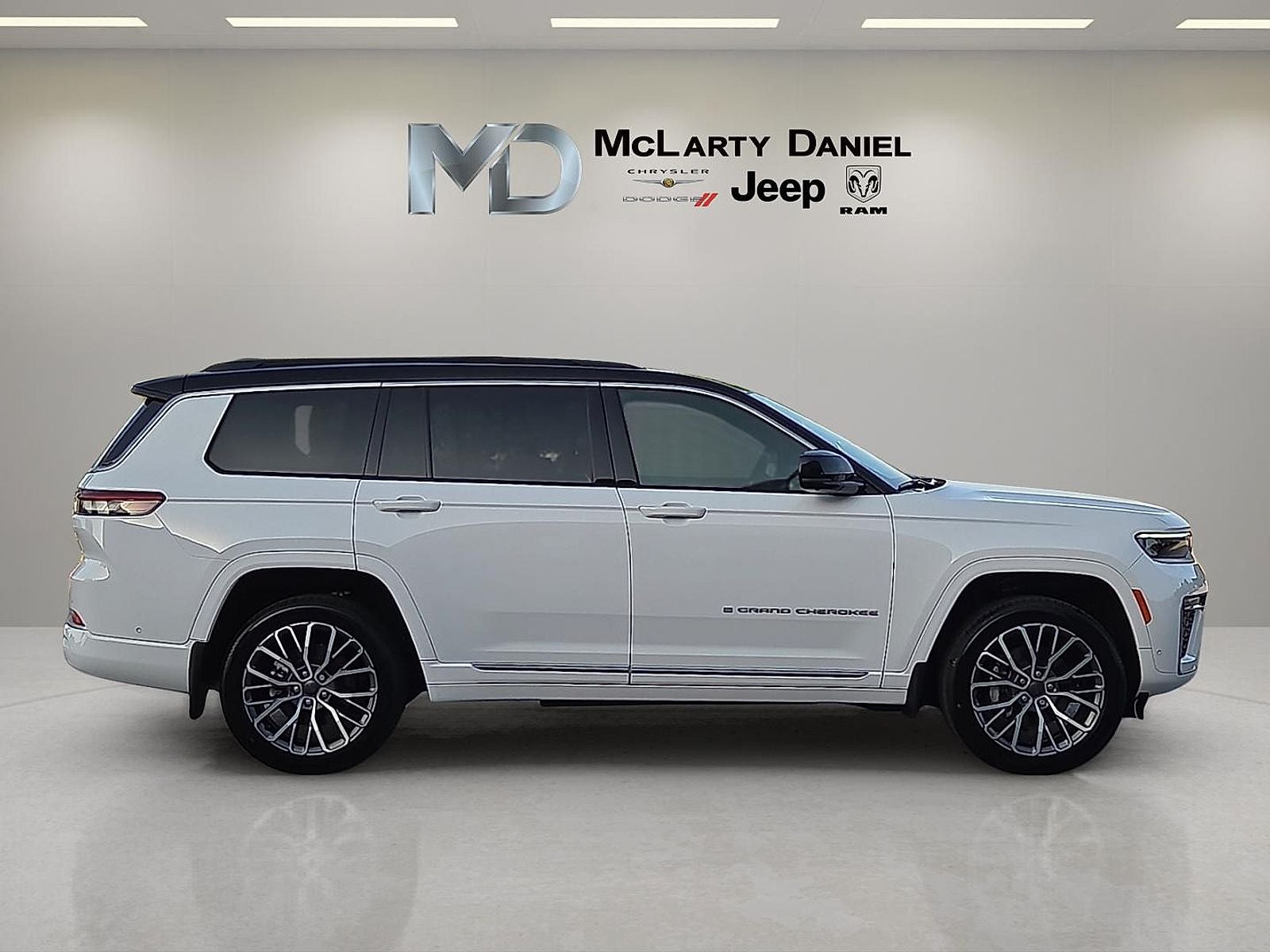 2026 Jeep Grand Cherokee GRAND CHEROKEE L SUMMIT 4X4
