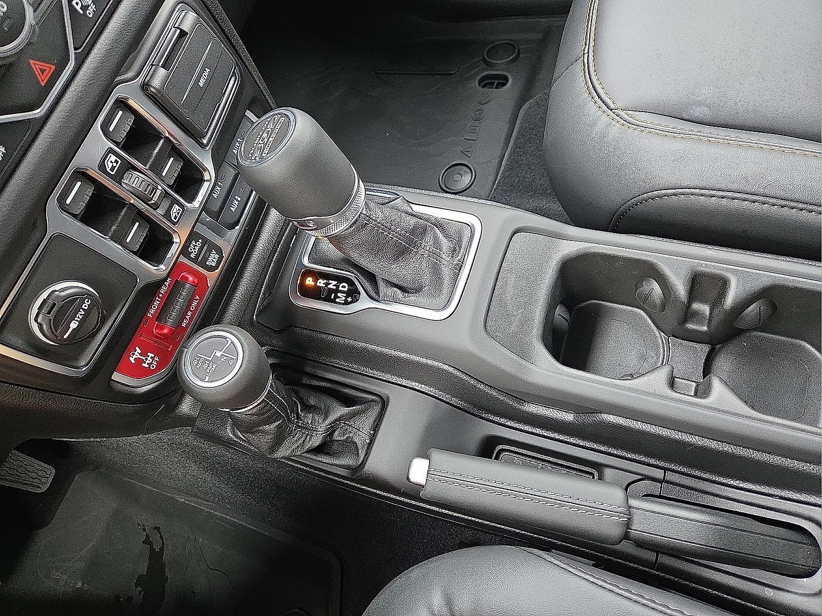 2025 Jeep Wrangler WRANGLER 4-DOOR RUBICON 392