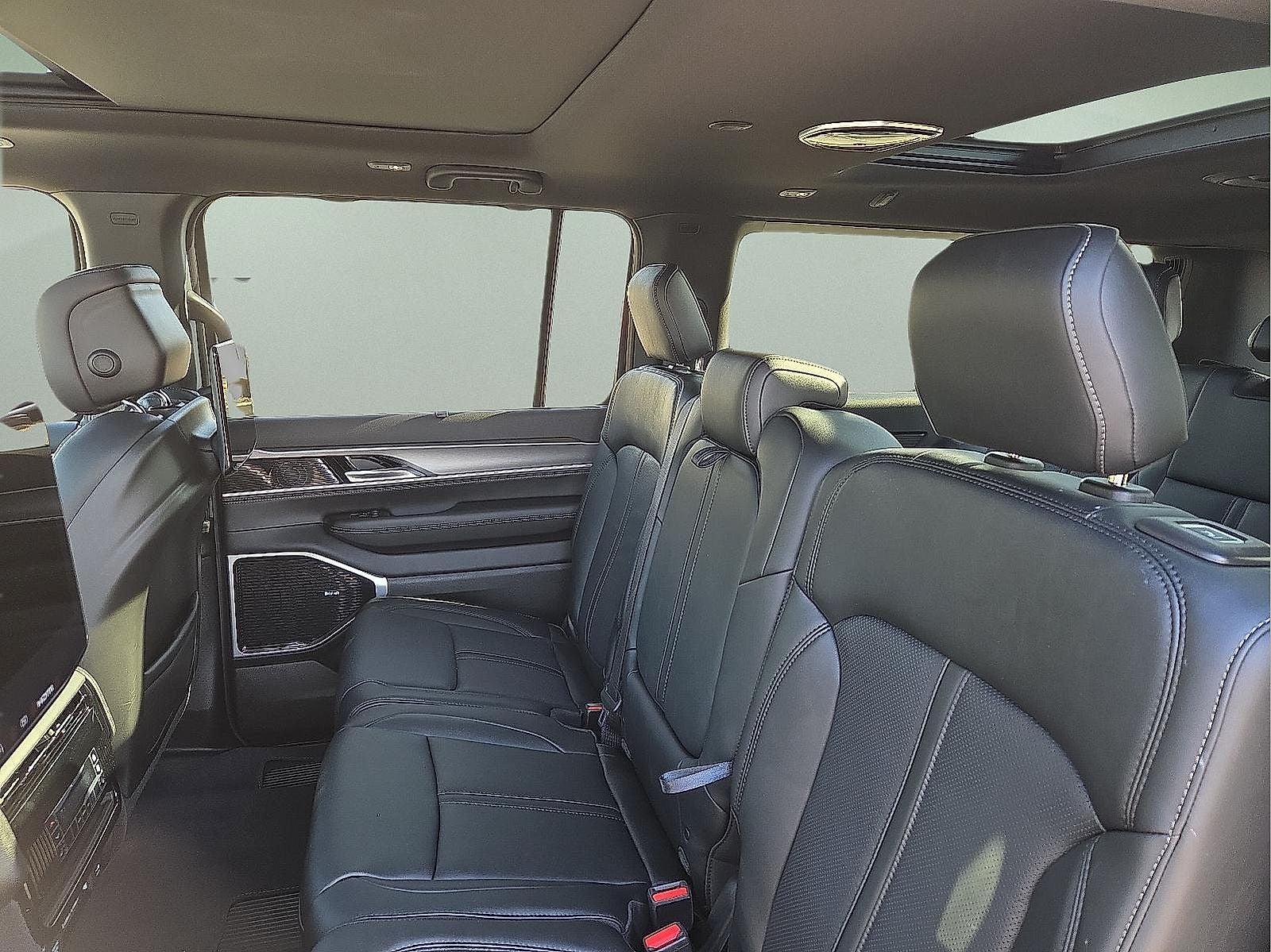 2026 Jeep Grand Wagoneer GRAND WAGONEER L LIMITED RESERVE 4X4