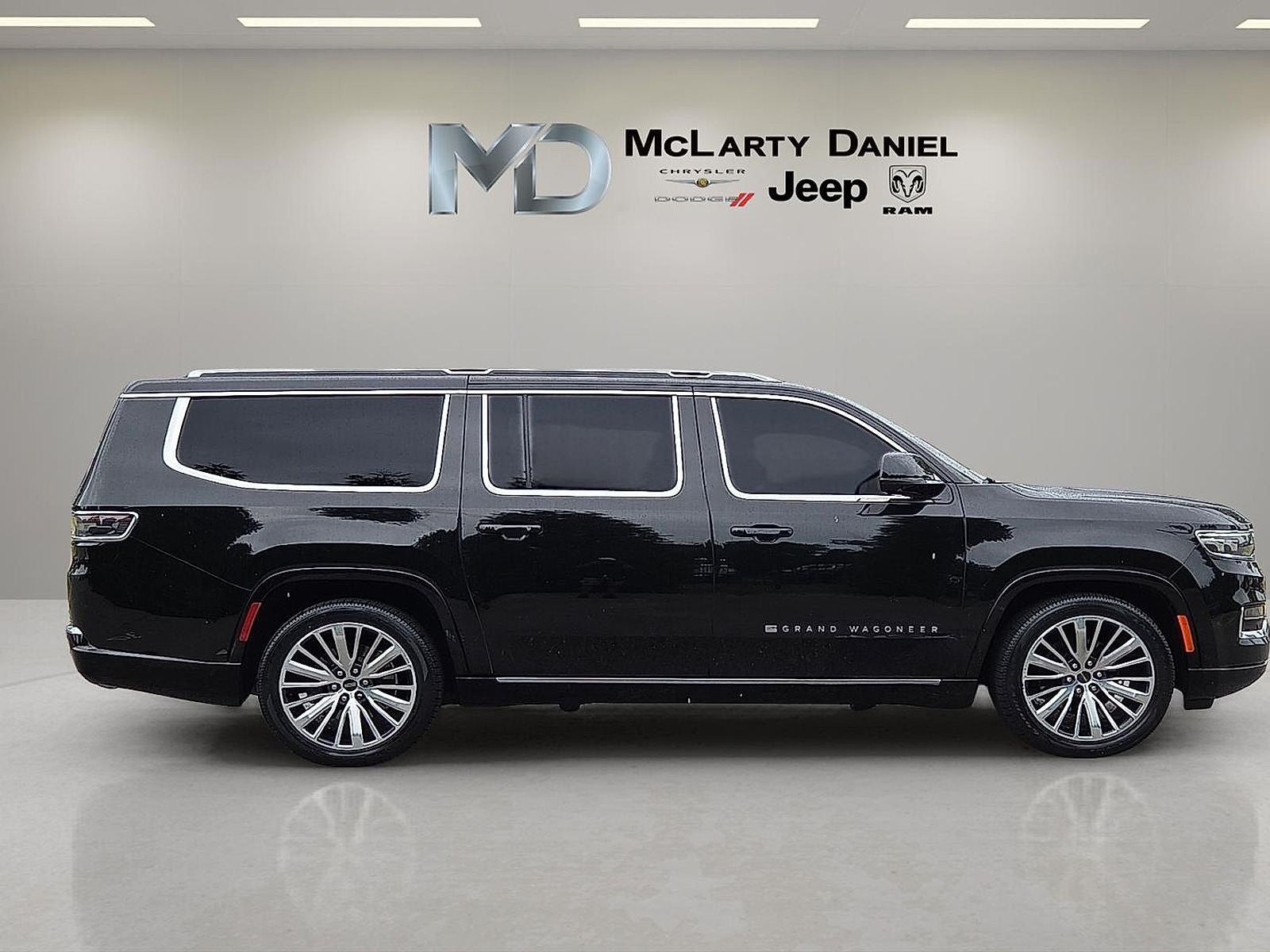 2023 Jeep Grand Wagoneer L Series III