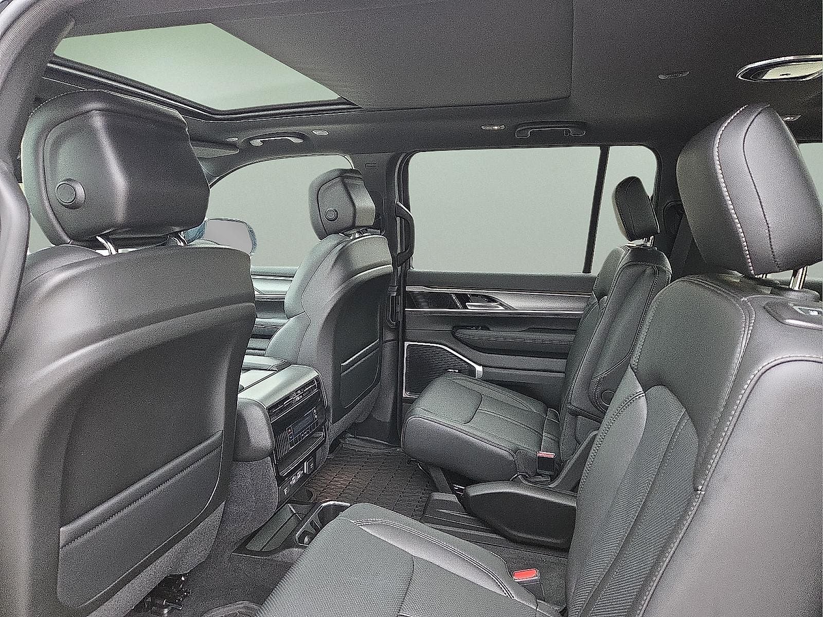 2026 Jeep Grand Wagoneer GRAND WAGONEER UPLAND 4X4