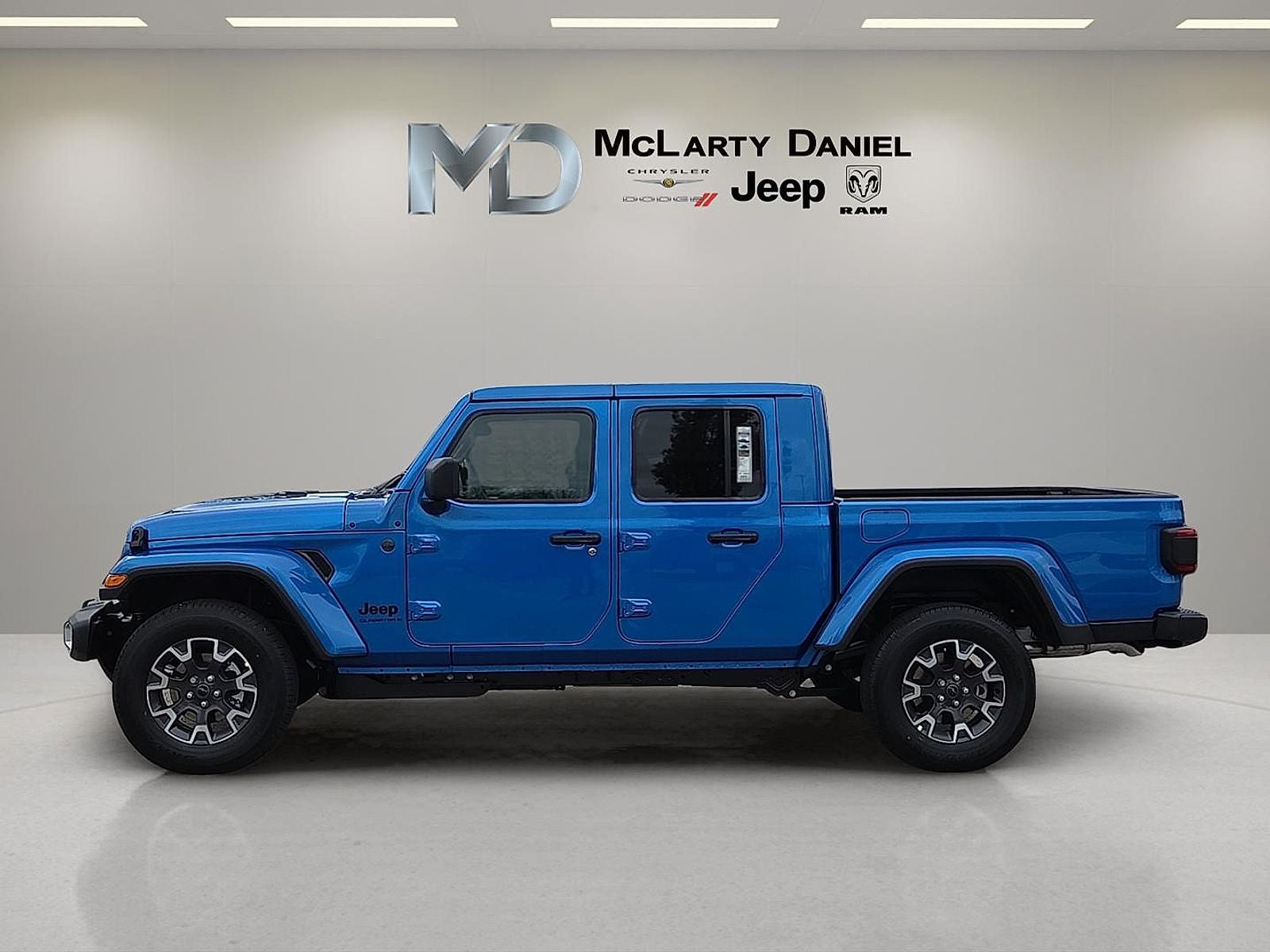 2026 Jeep Gladiator GLADIATOR SAHARA 4X4