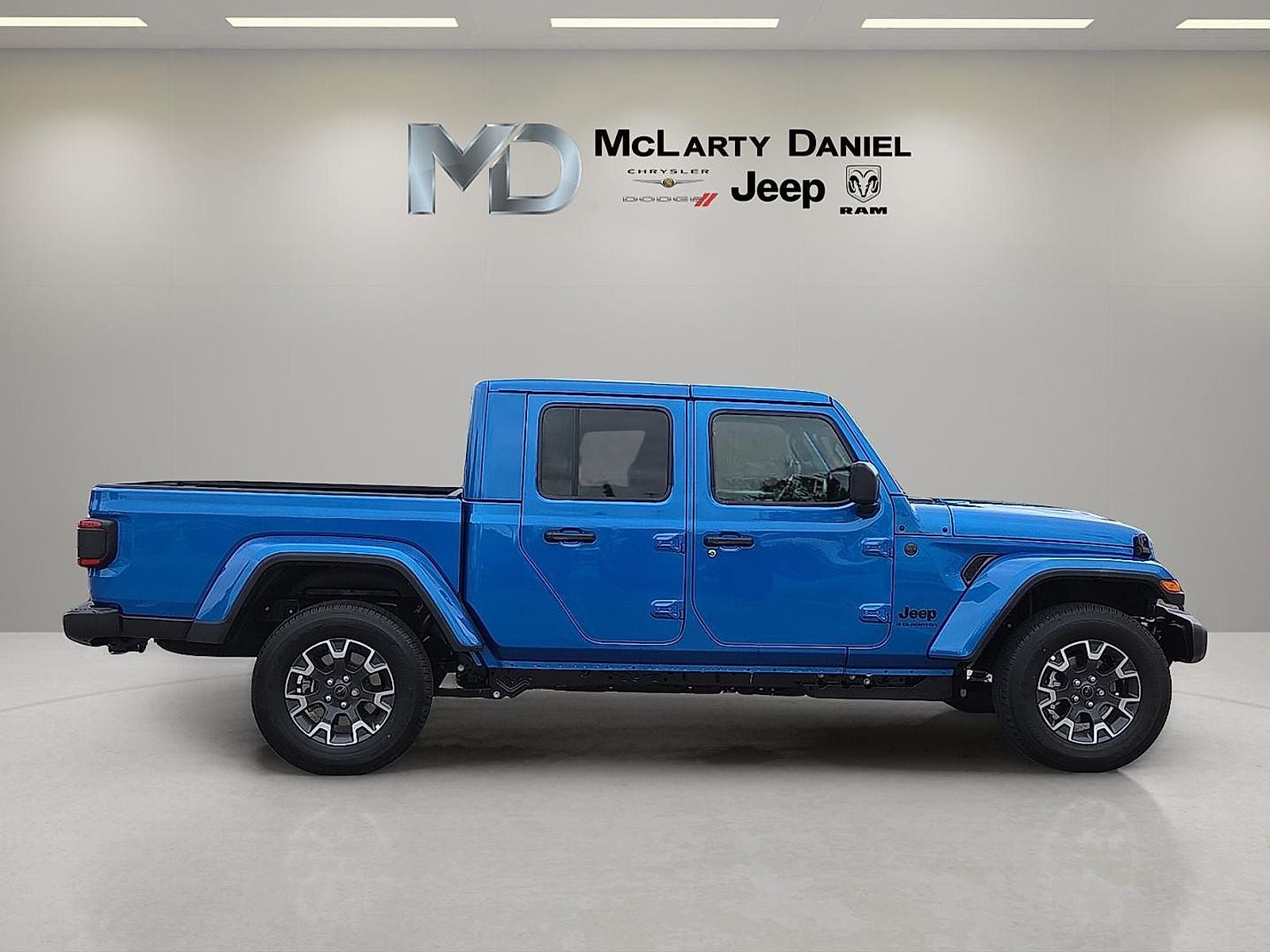 2026 Jeep Gladiator GLADIATOR SAHARA 4X4
