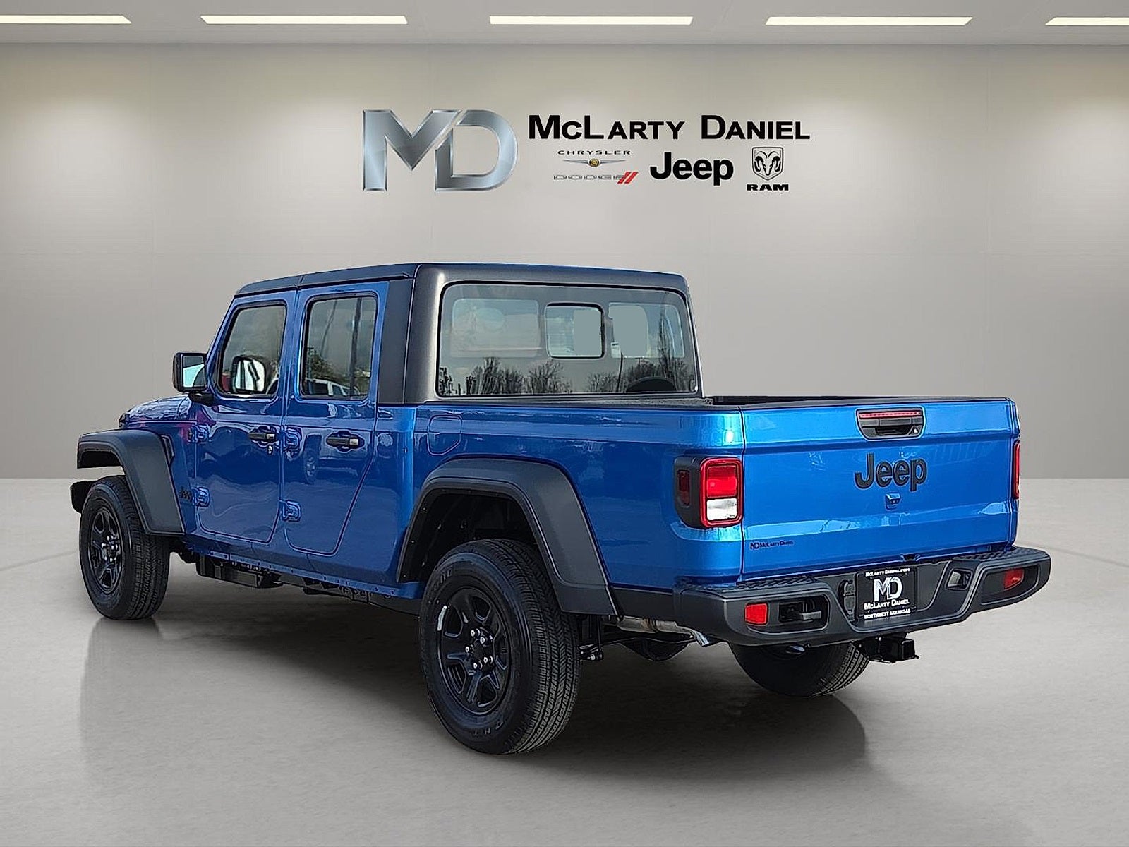 2026 Jeep Gladiator Sport photo 3