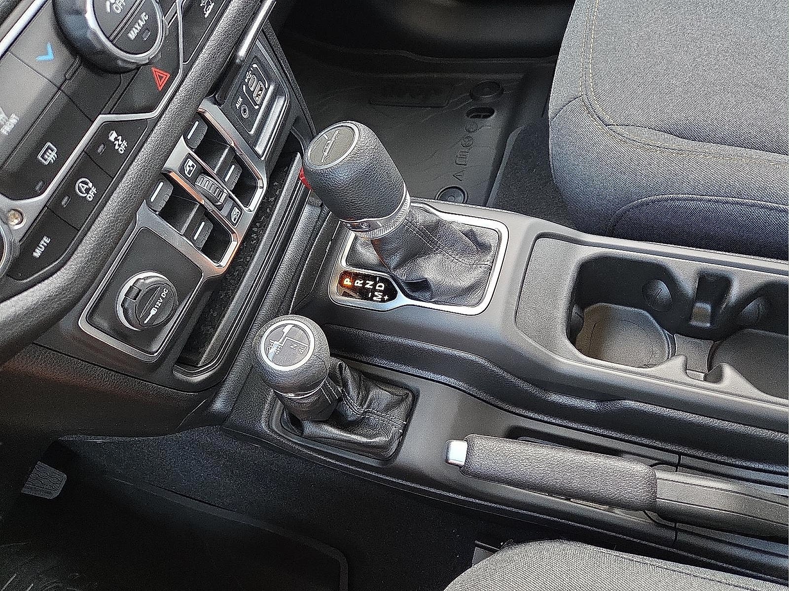 2025 Jeep Gladiator GLADIATOR SPORT 4X4