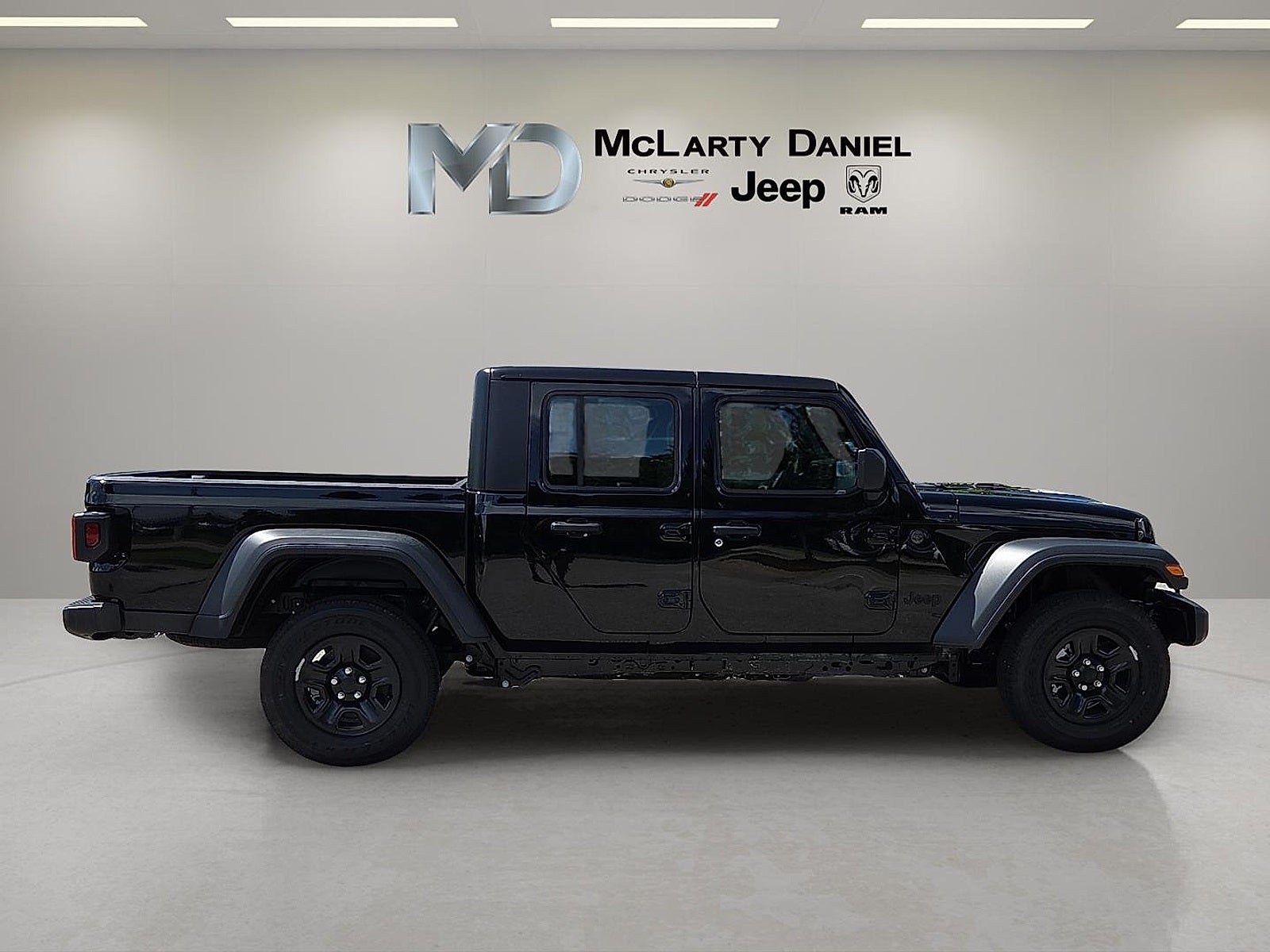 2025 Jeep Gladiator GLADIATOR SPORT 4X4