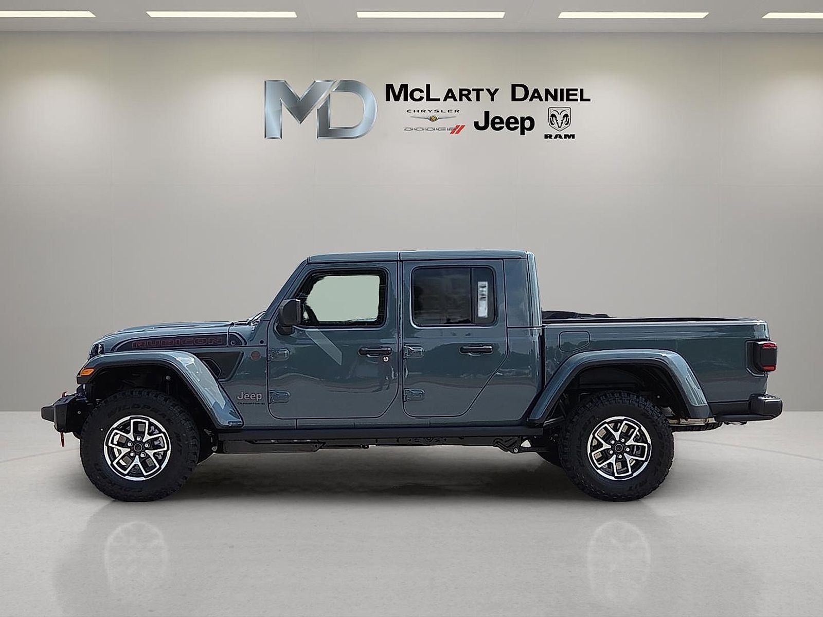 2026 Jeep Gladiator GLADIATOR SHADOW OPS 4X4