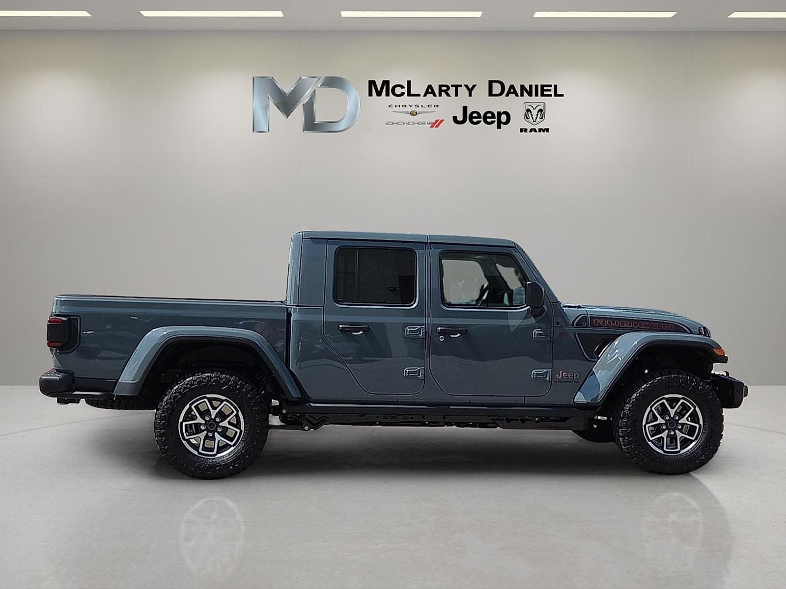 2026 Jeep Gladiator GLADIATOR SHADOW OPS 4X4