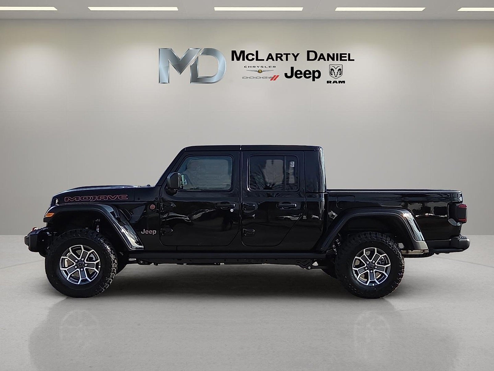 2026 Jeep Gladiator GLADIATOR MOJAVE X 4X4