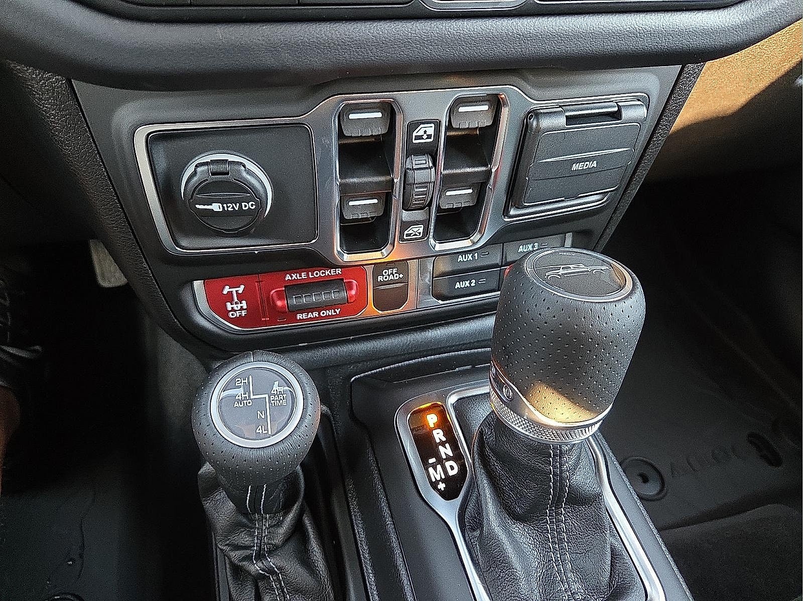 2025 Jeep Gladiator GLADIATOR MOJAVE X 4X4