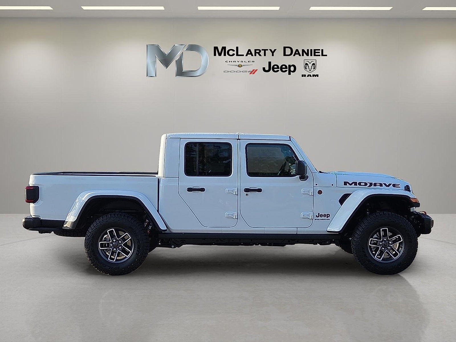 2025 Jeep Gladiator GLADIATOR MOJAVE X 4X4