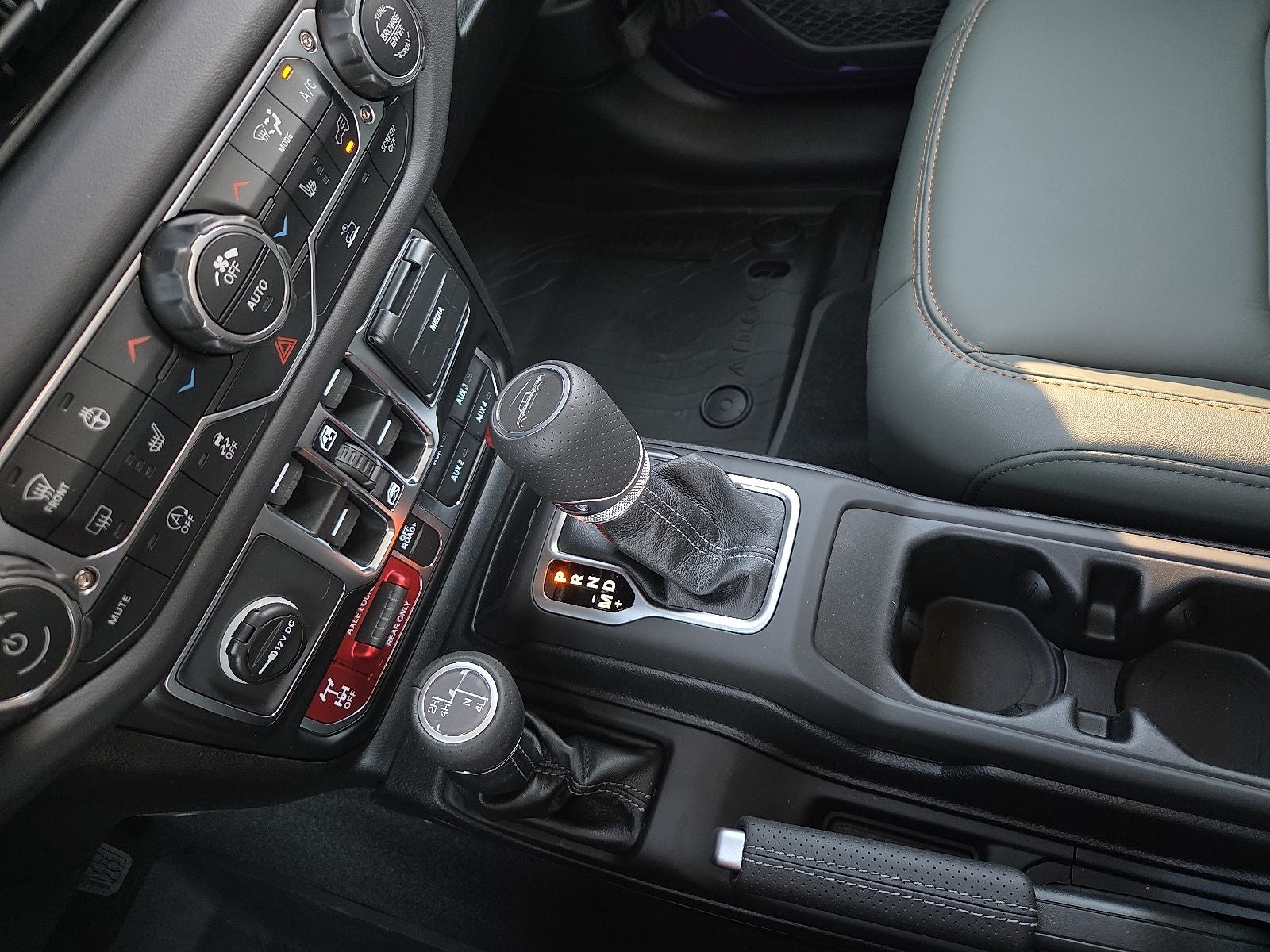 2026 Jeep Gladiator GLADIATOR MOJAVE 4X4
