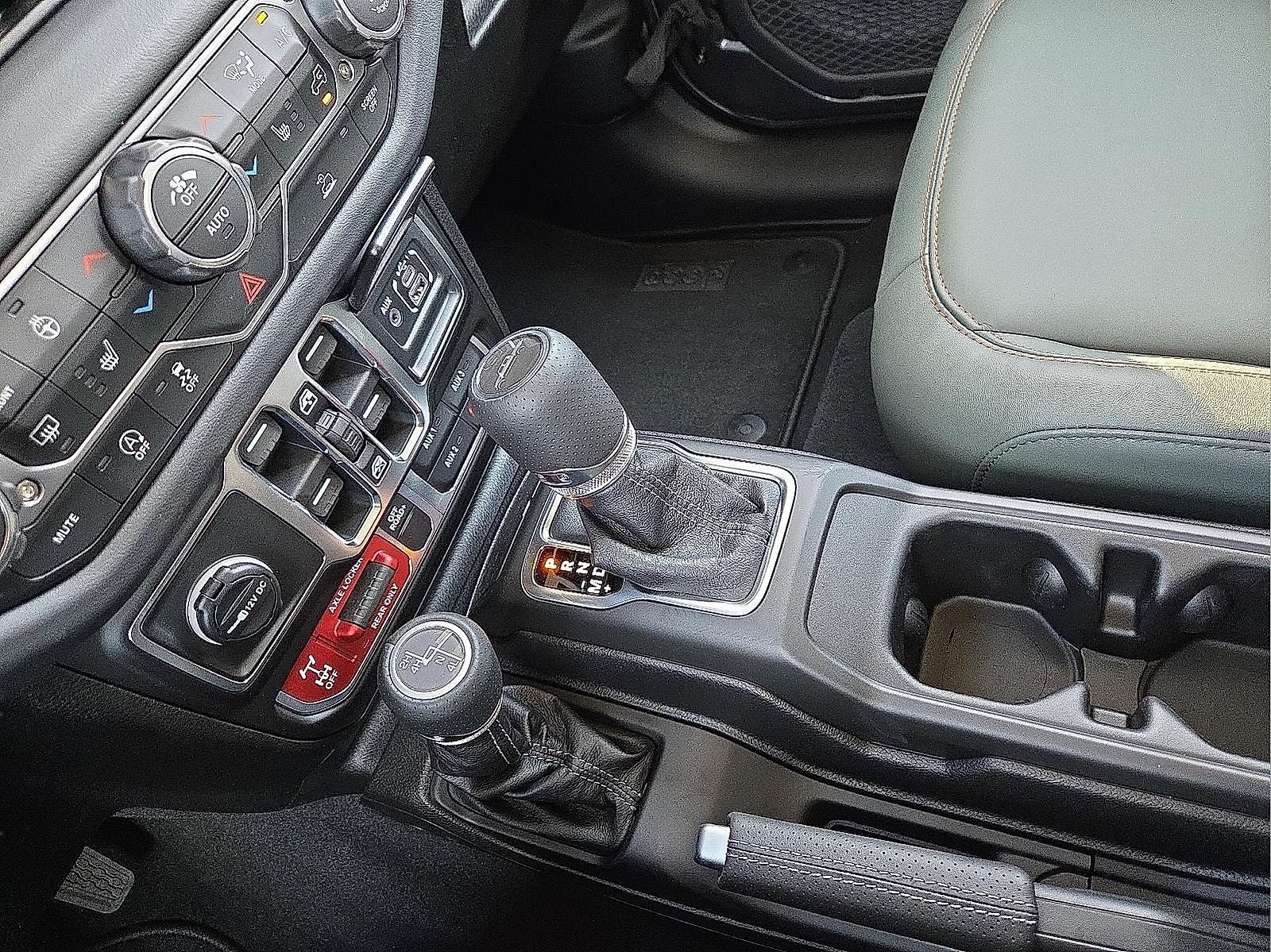 2026 Jeep Gladiator GLADIATOR MOJAVE 4X4