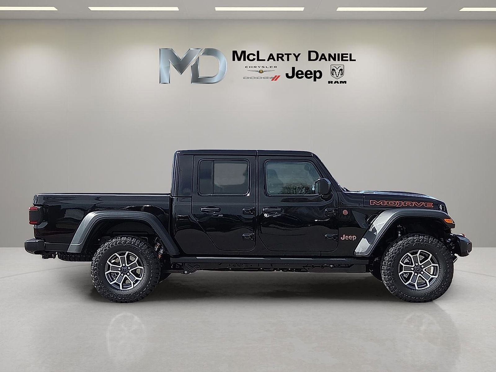 2026 Jeep Gladiator GLADIATOR MOJAVE 4X4